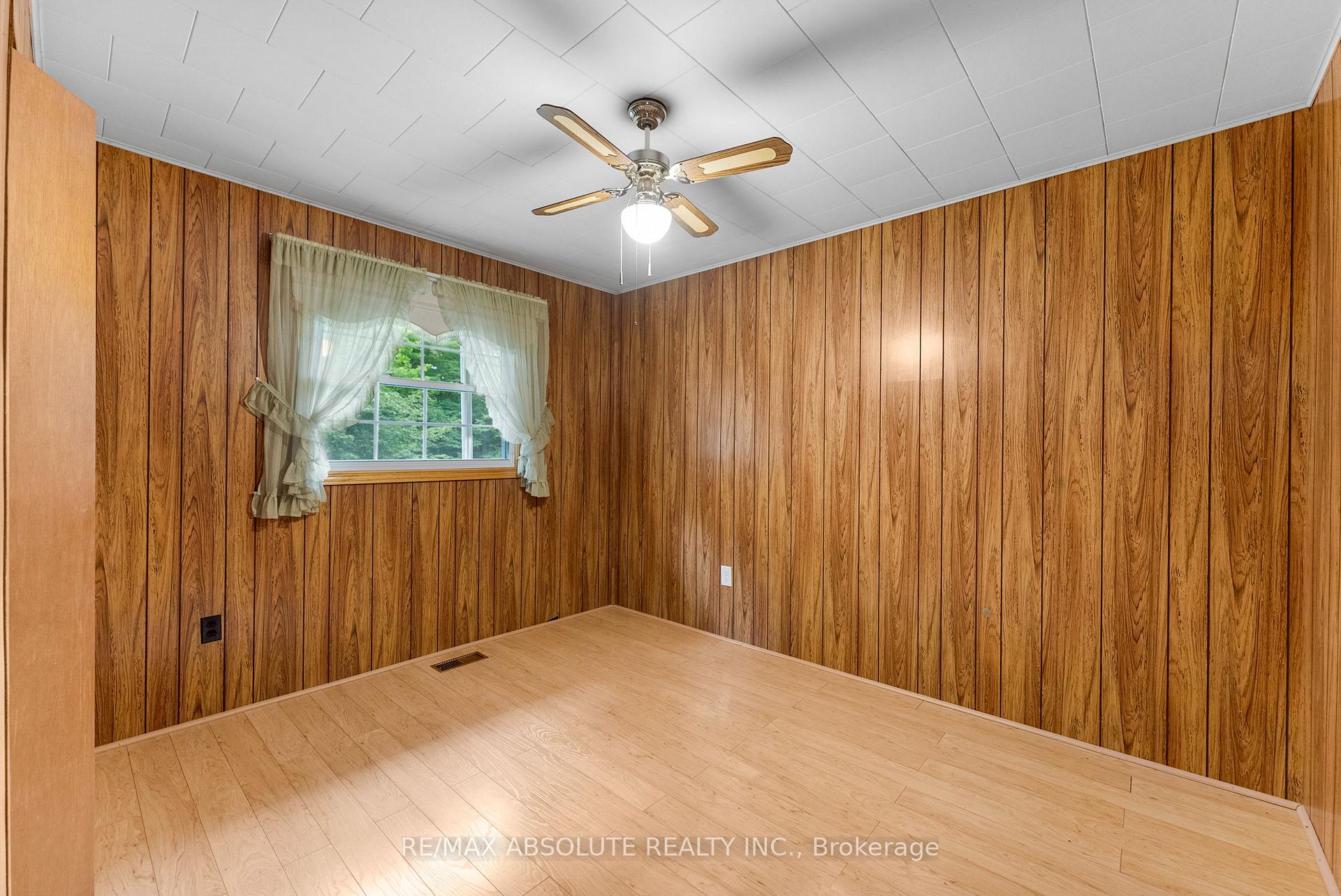 Photo 11 of 155 Dugald Road, McNab/Braeside, Mcnab/Braeside Twps — HOMEH