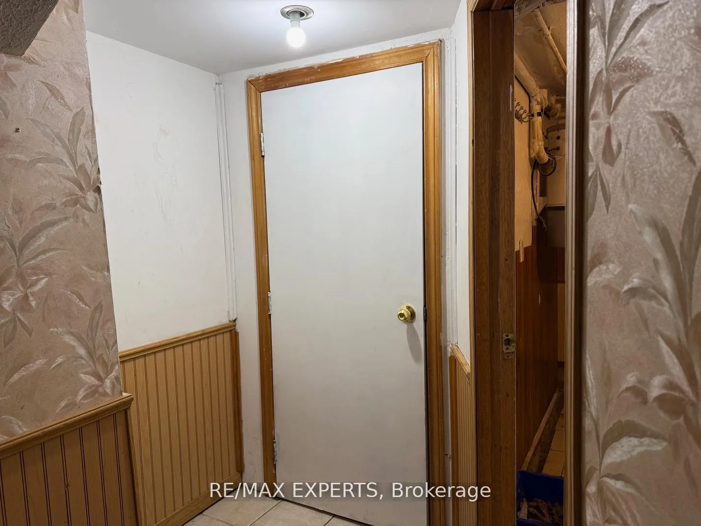 Photo 3 of Unit Bsmt, 14 Richardson Drive, Aurora, Aurora Highlands — HOMEH