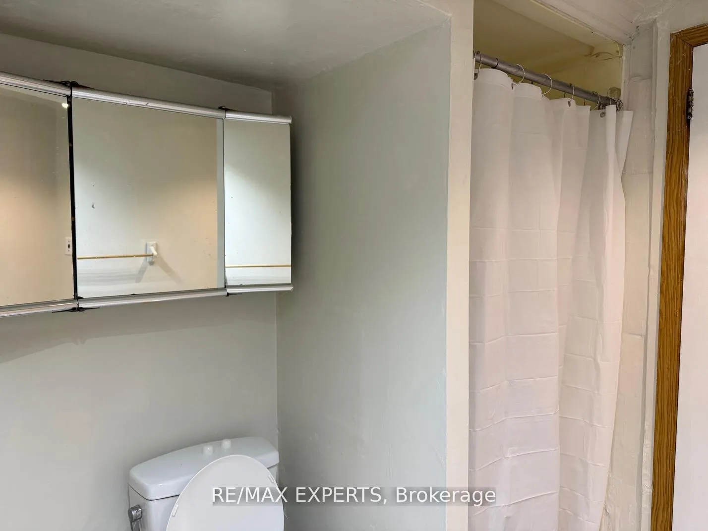 Photo 11 of Unit Bsmt, 14 Richardson Drive, Aurora, Aurora Highlands — HOMEH