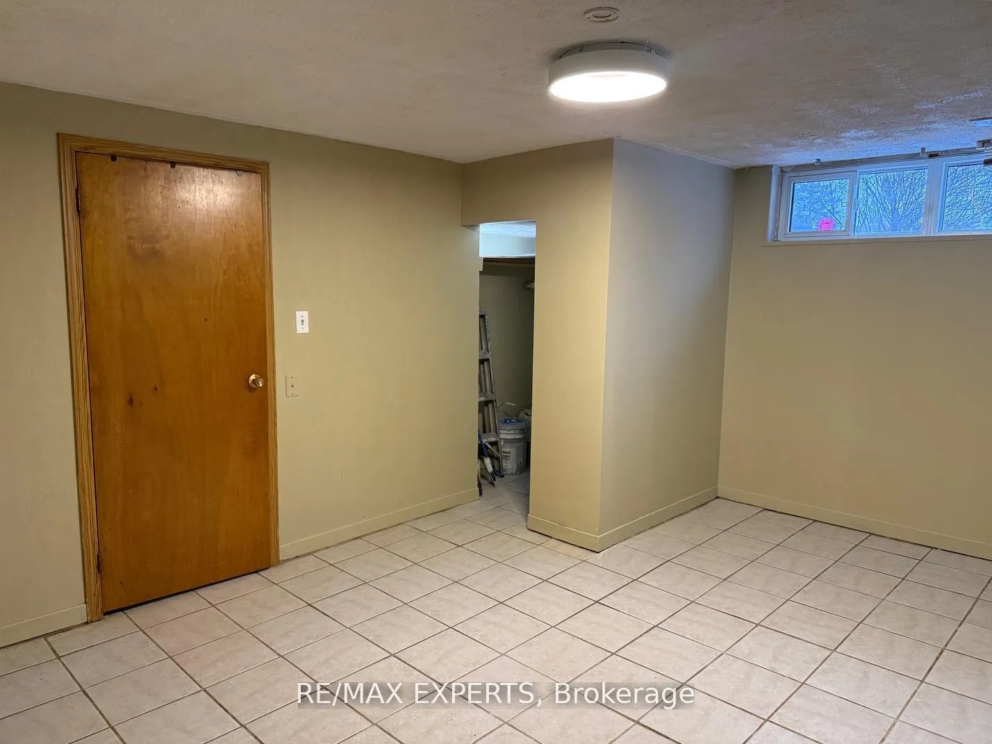 Photo 13 of Unit Bsmt, 14 Richardson Drive, Aurora, Aurora Highlands — HOMEH