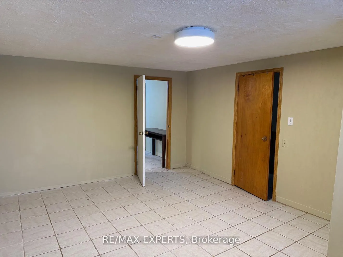 Photo 14 of Unit Bsmt, 14 Richardson Drive, Aurora, Aurora Highlands — HOMEH