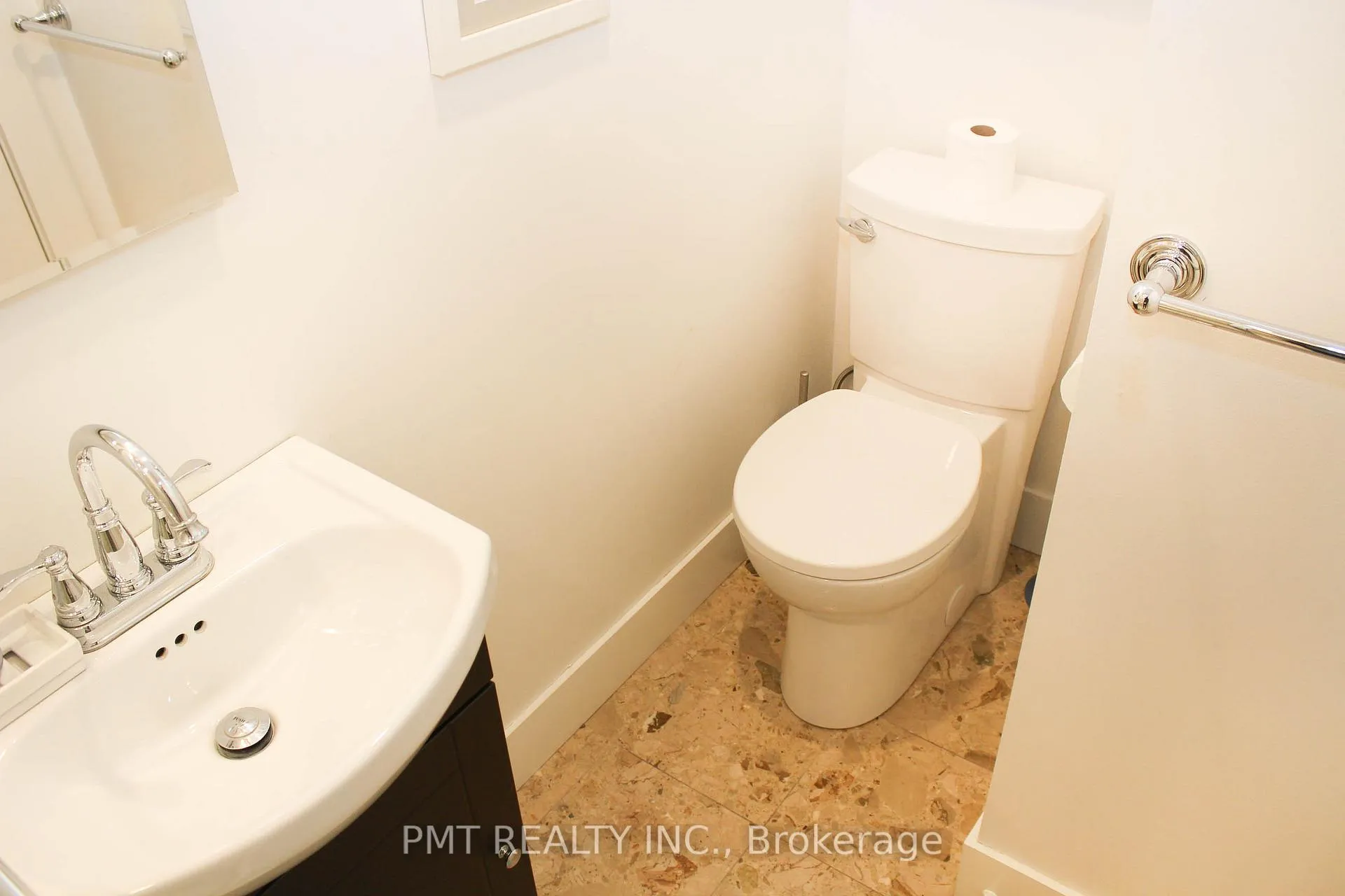 Photo 12 of Unit Bsmt, 445 Ontario Street, Toronto, Moss Park — HOMEH