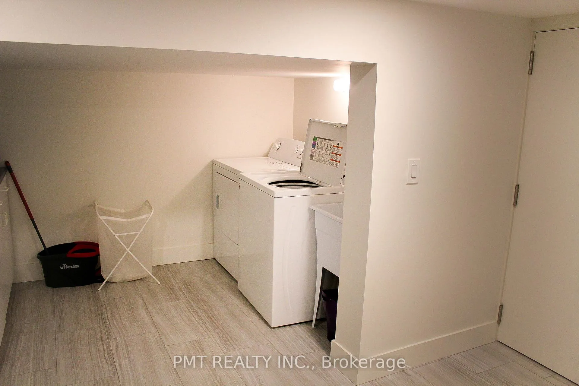 Photo 18 of Unit Bsmt, 445 Ontario Street, Toronto, Moss Park — HOMEH
