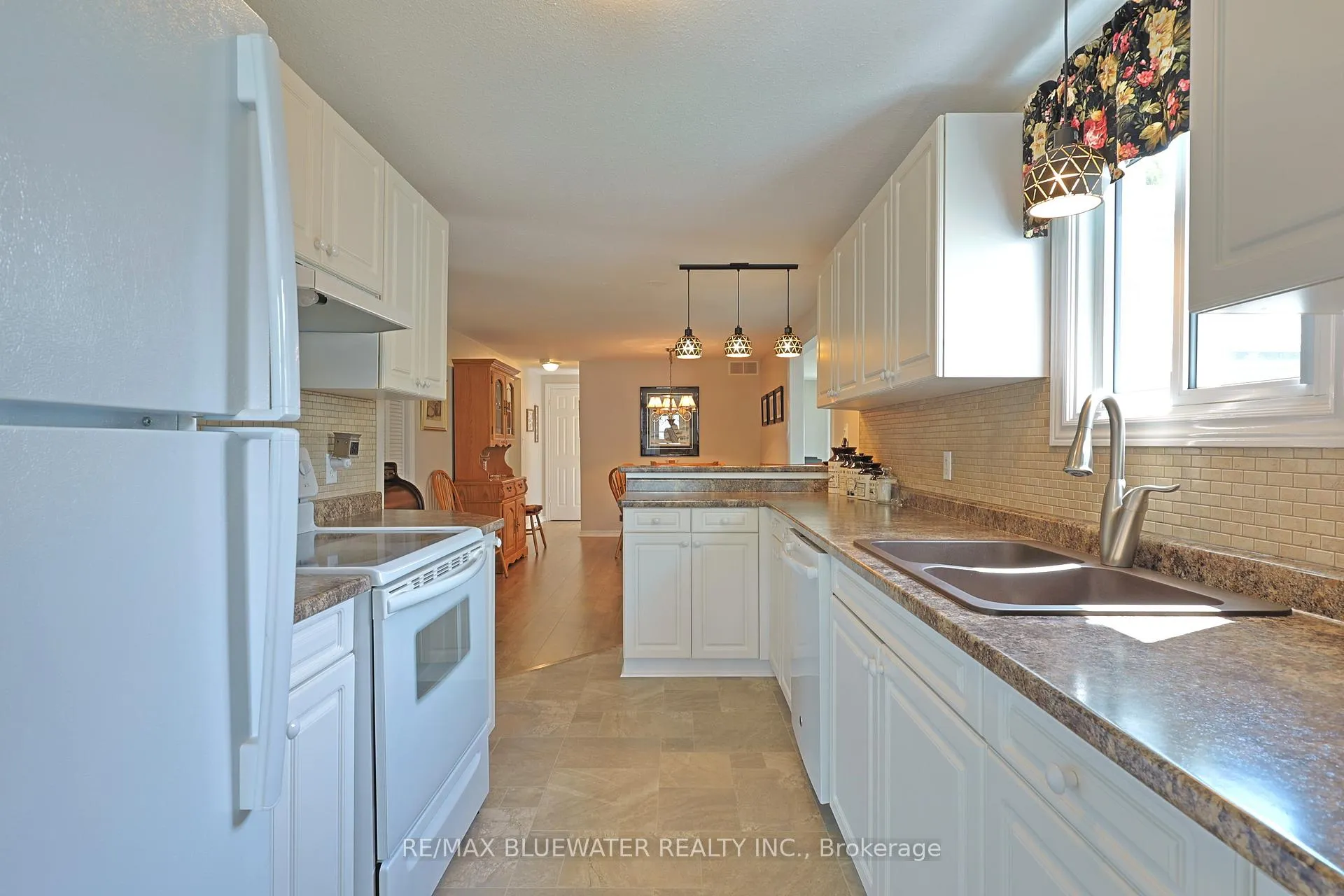 Photo 19 of 209 Biltmore Drive, South Huron, Stephen — HOMEH