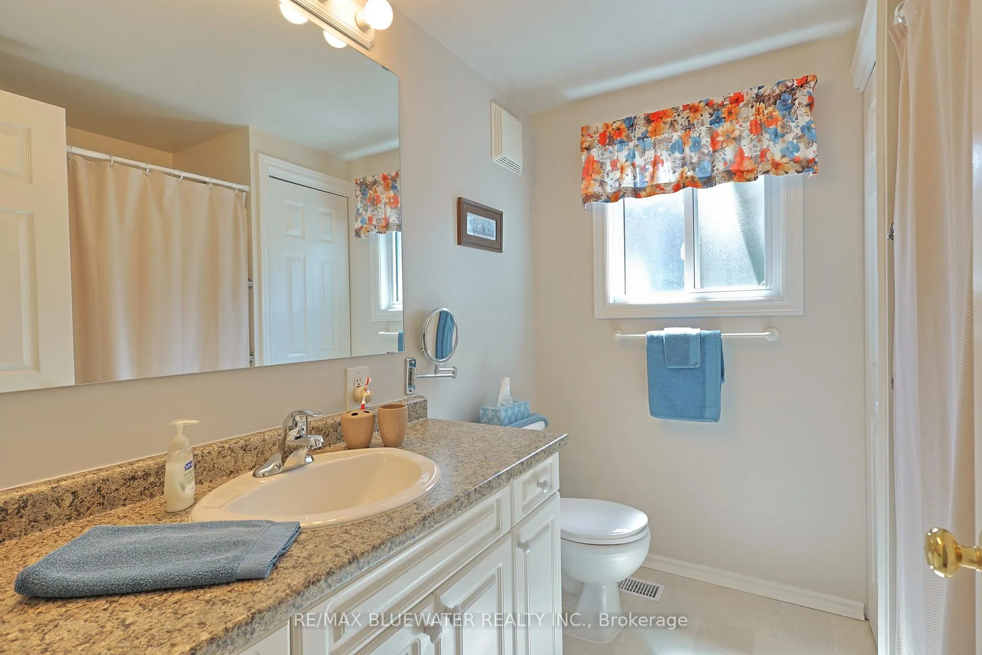 Photo 28 of 209 Biltmore Drive, South Huron, Stephen — HOMEH