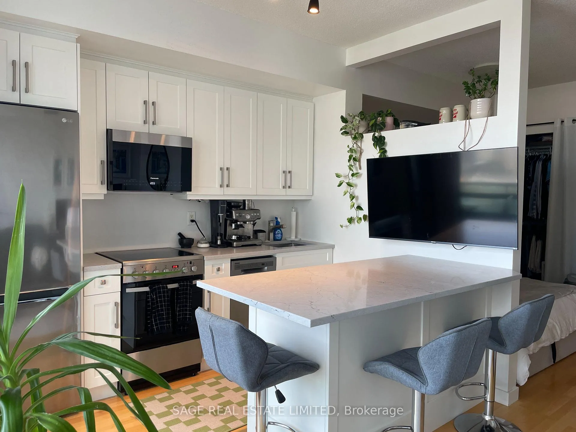 Photo 1 of Unit 2107, 281 Mutual Street, Toronto, Church-Yonge Corridor — HOMEH