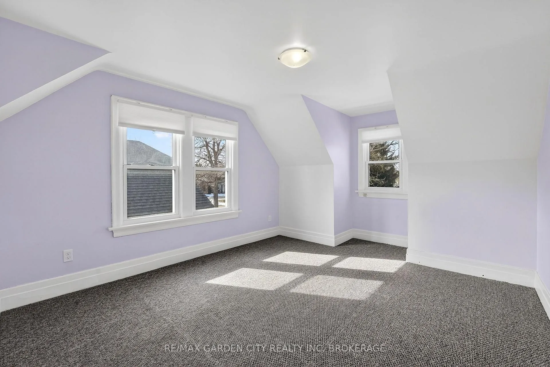 Photo 31 of 16 Walnut Street, Welland, Prince Charles — HOMEH