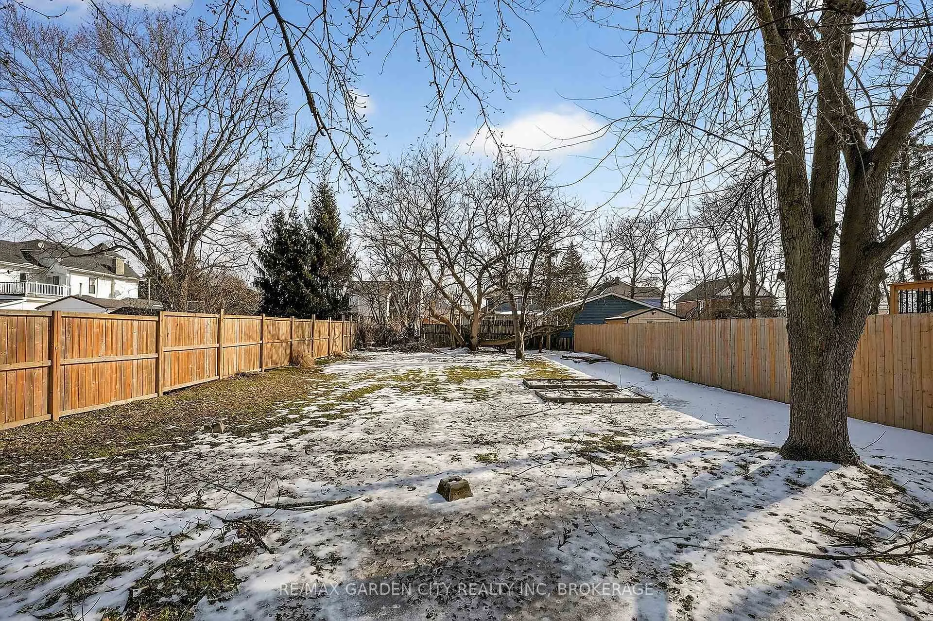 Photo 33 of 16 Walnut Street, Welland, Prince Charles — HOMEH