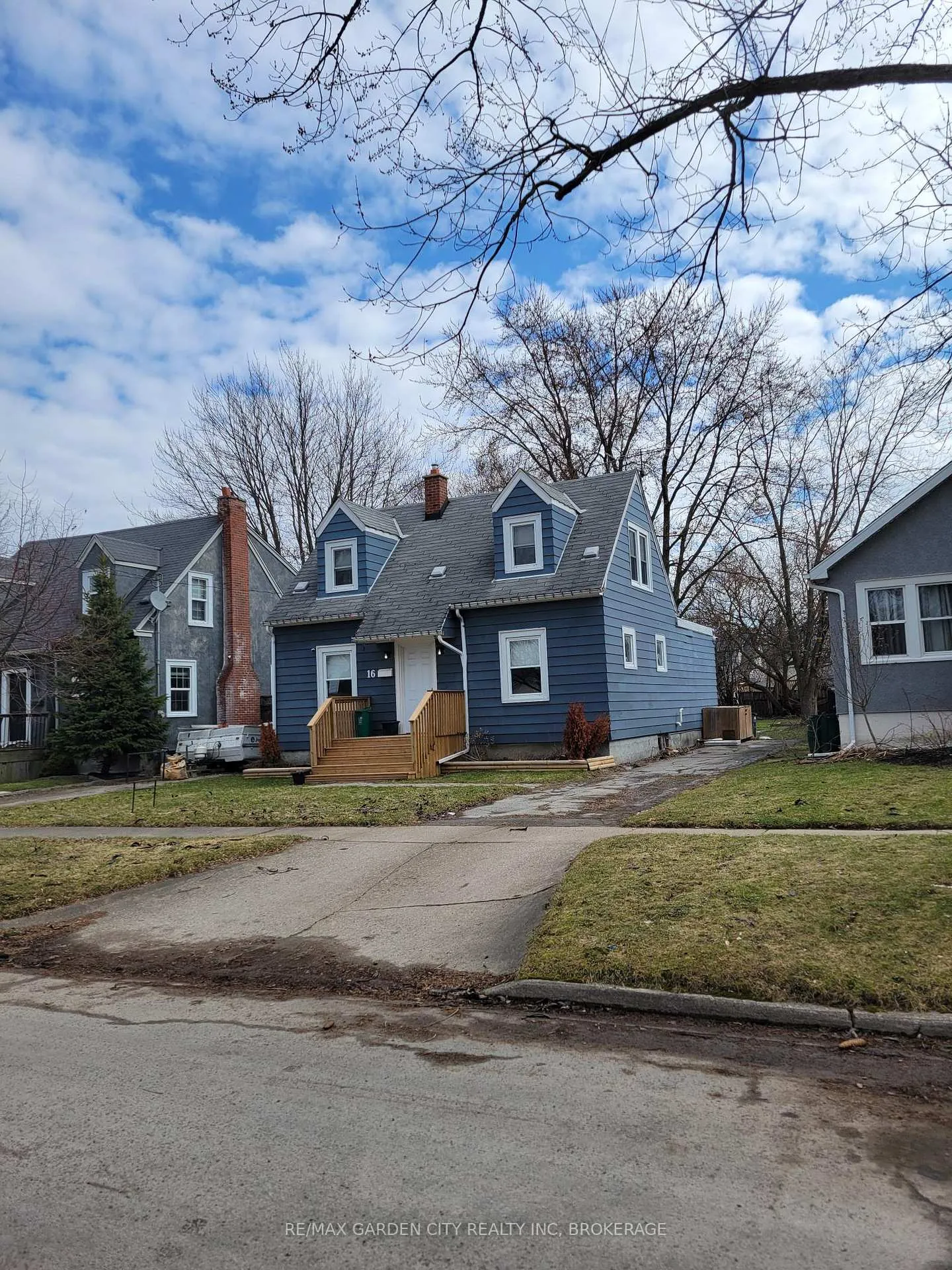Photo 37 of 16 Walnut Street, Welland, Prince Charles — HOMEH