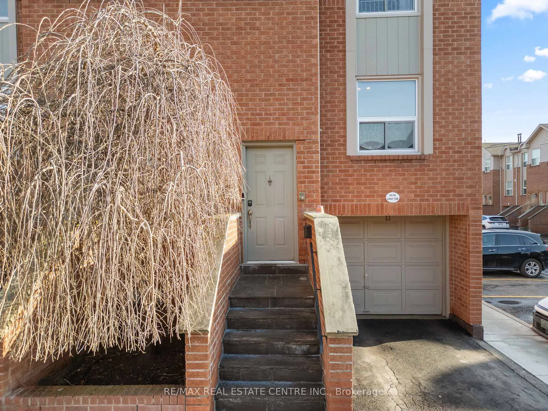 Photo 2 of Unit 10, 1570 Reeves Gate, Oakville, Glen Abbey — HOMEH