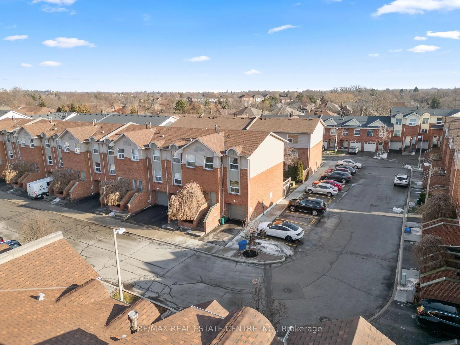 Photo 3 of Unit 10, 1570 Reeves Gate, Oakville, Glen Abbey — HOMEH