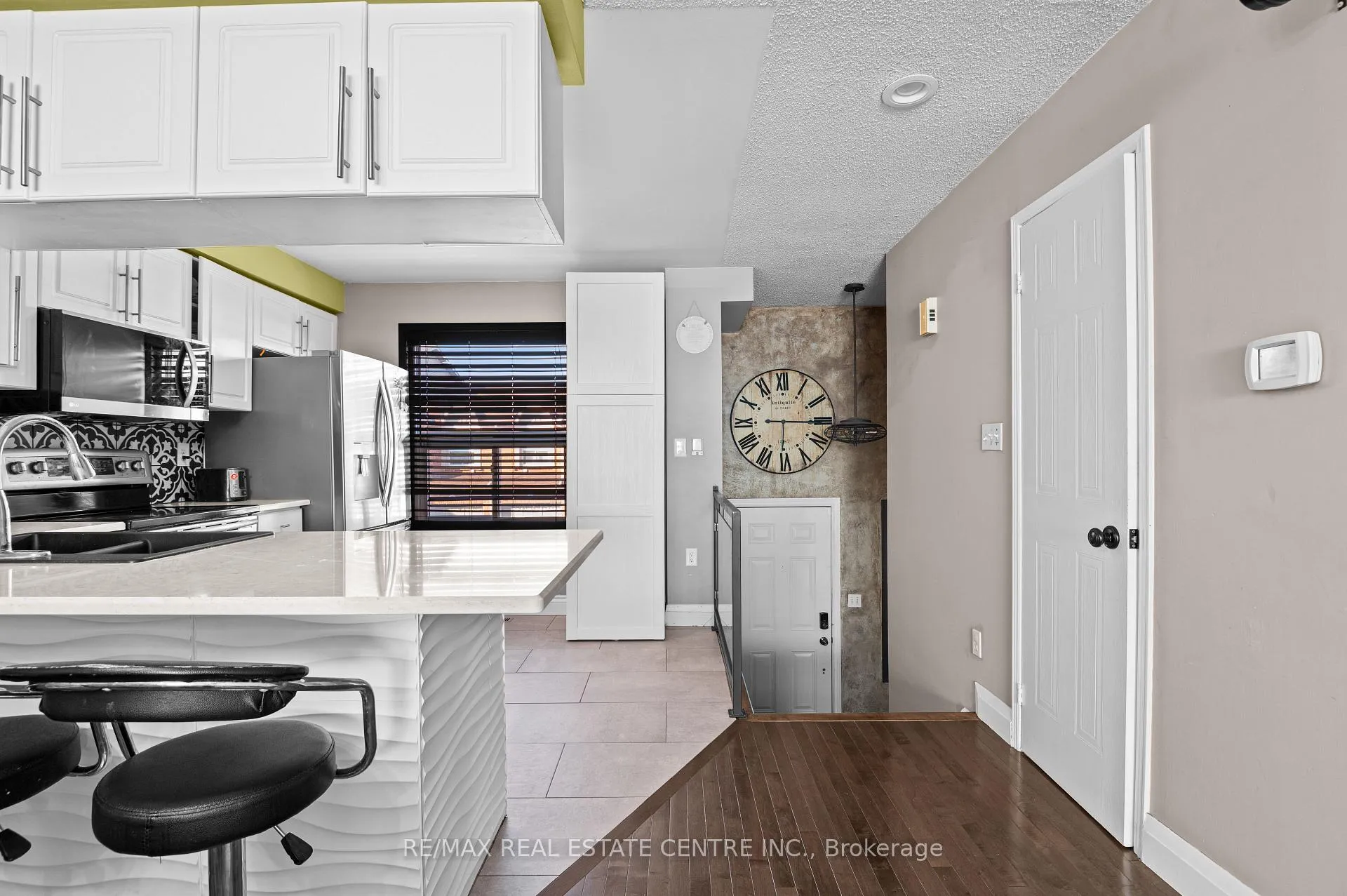 Photo 10 of Unit 10, 1570 Reeves Gate, Oakville, Glen Abbey — HOMEH