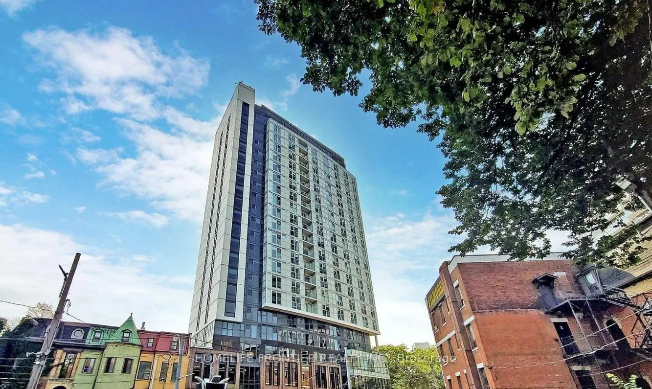 Front of Unit 1701, 219 Dundas Street E