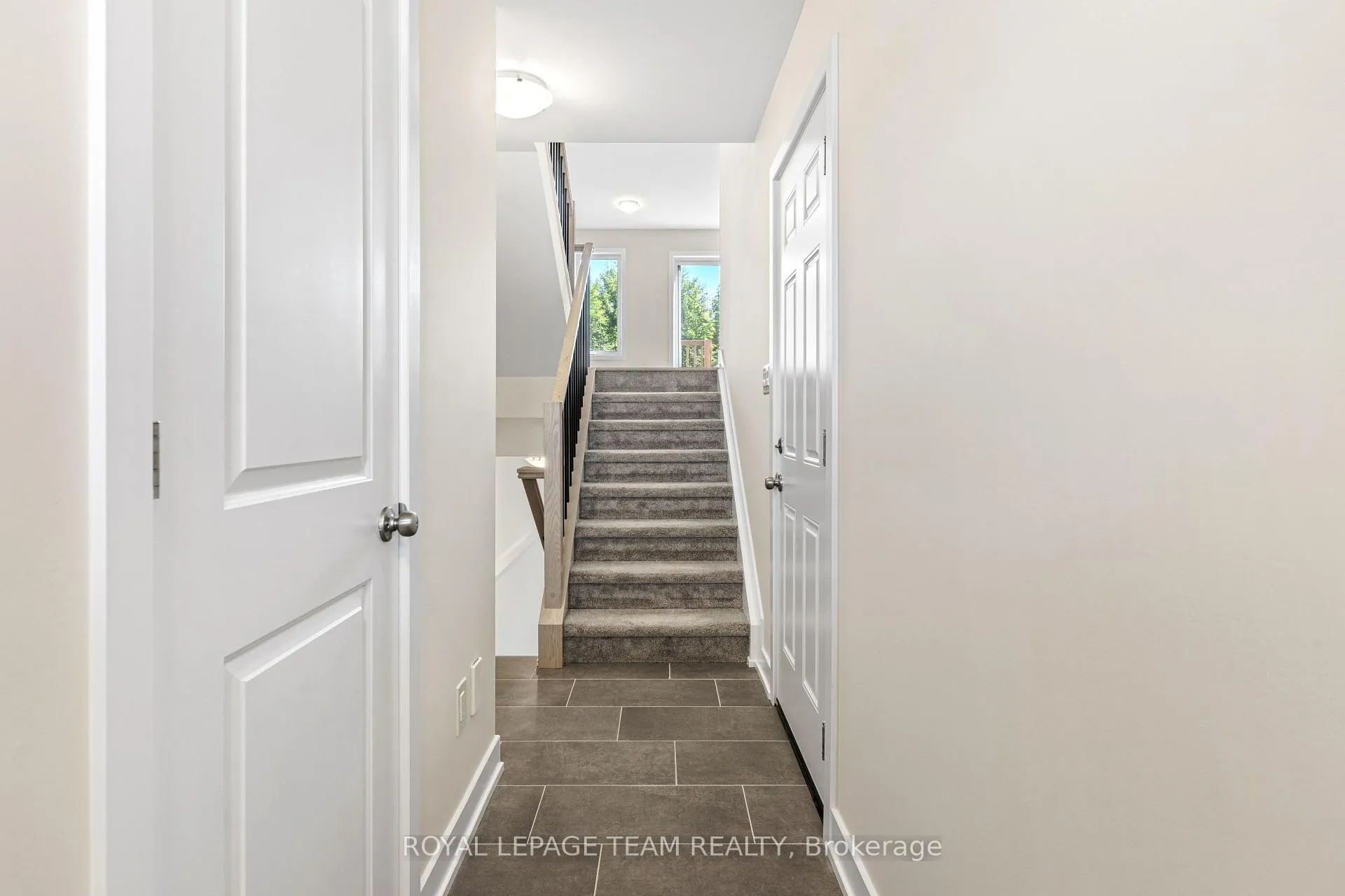Photo 3 of 101 Staples Boulevard, Smiths Falls — HOMEH