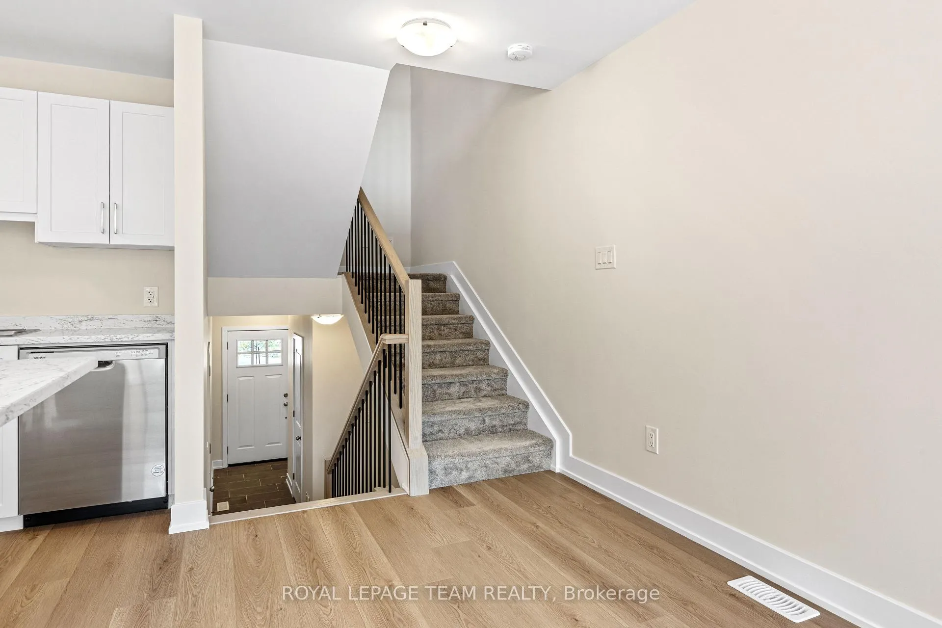 Photo 5 of 101 Staples Boulevard, Smiths Falls — HOMEH