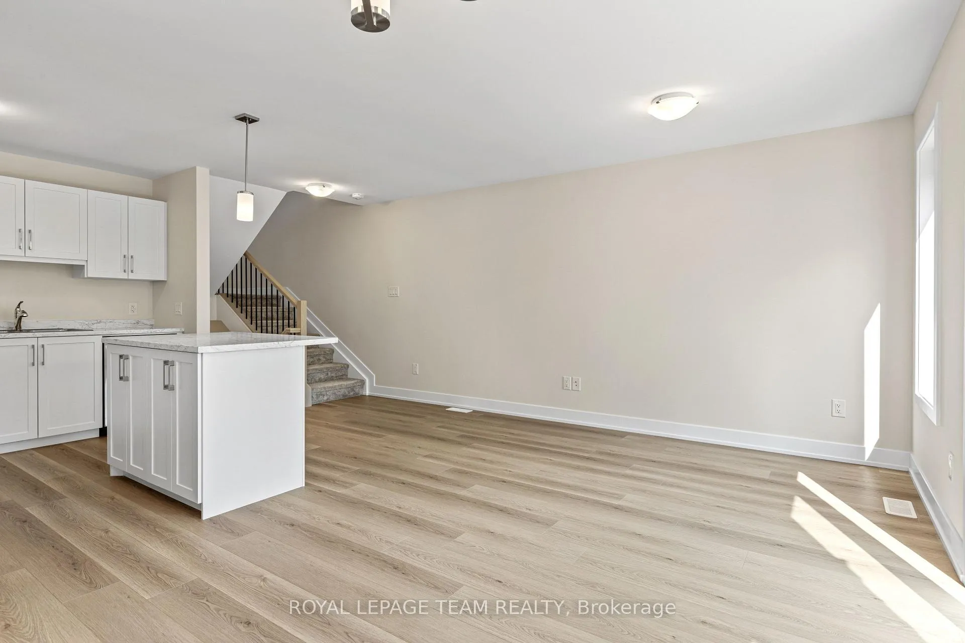 Photo 12 of 101 Staples Boulevard, Smiths Falls — HOMEH