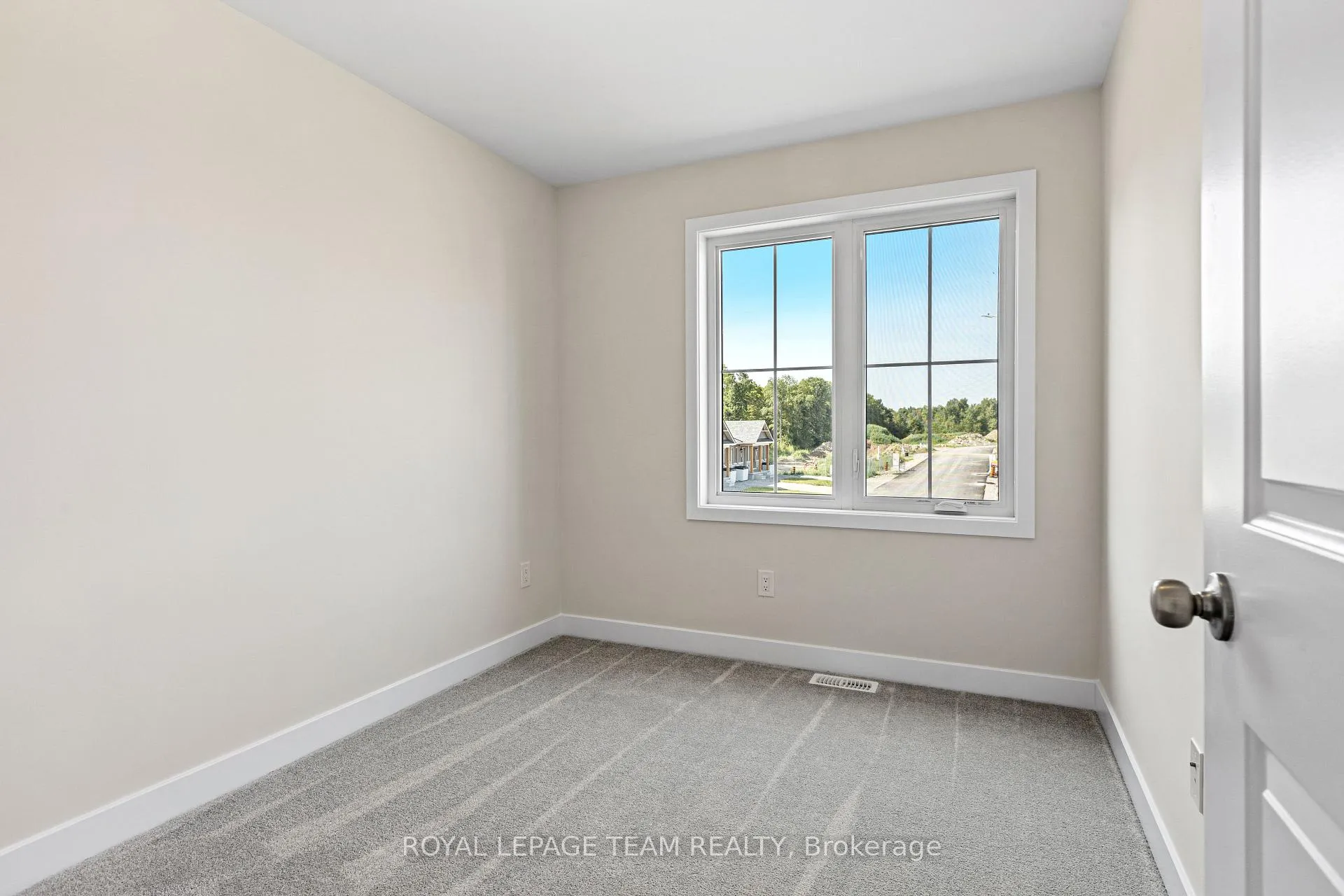 Photo 24 of 101 Staples Boulevard, Smiths Falls — HOMEH
