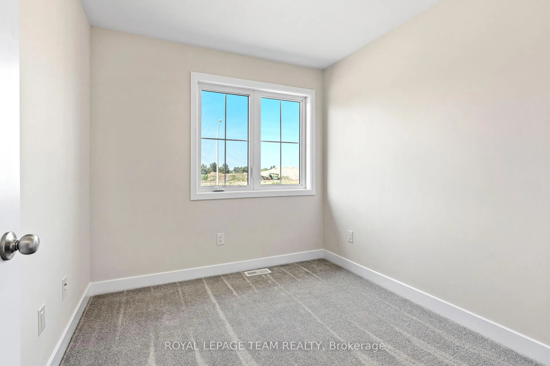Photo 27 of 101 Staples Boulevard, Smiths Falls — HOMEH