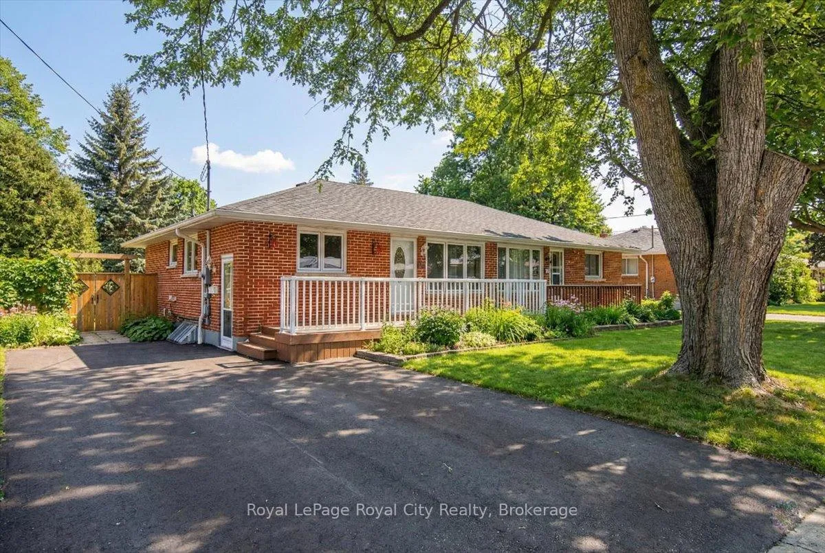 Front of 304 Victoria Road N