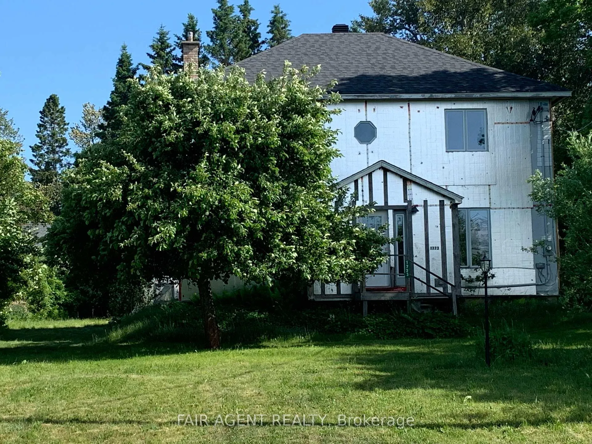 Front of 1723 Lucy Street