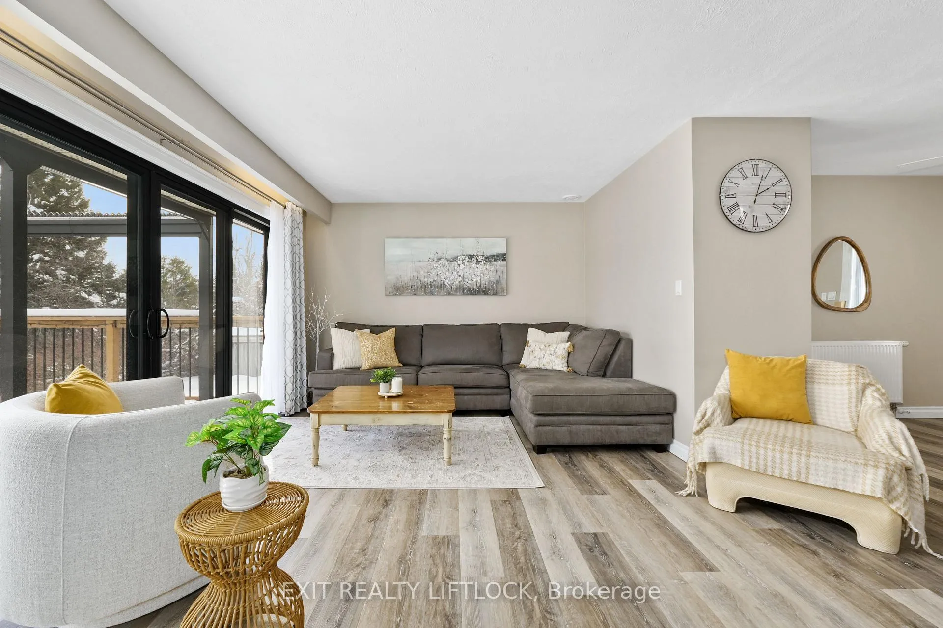 Photo 7 of 529 McCrea Drive, Peterborough, Northcrest Ward 5 — HOMEH