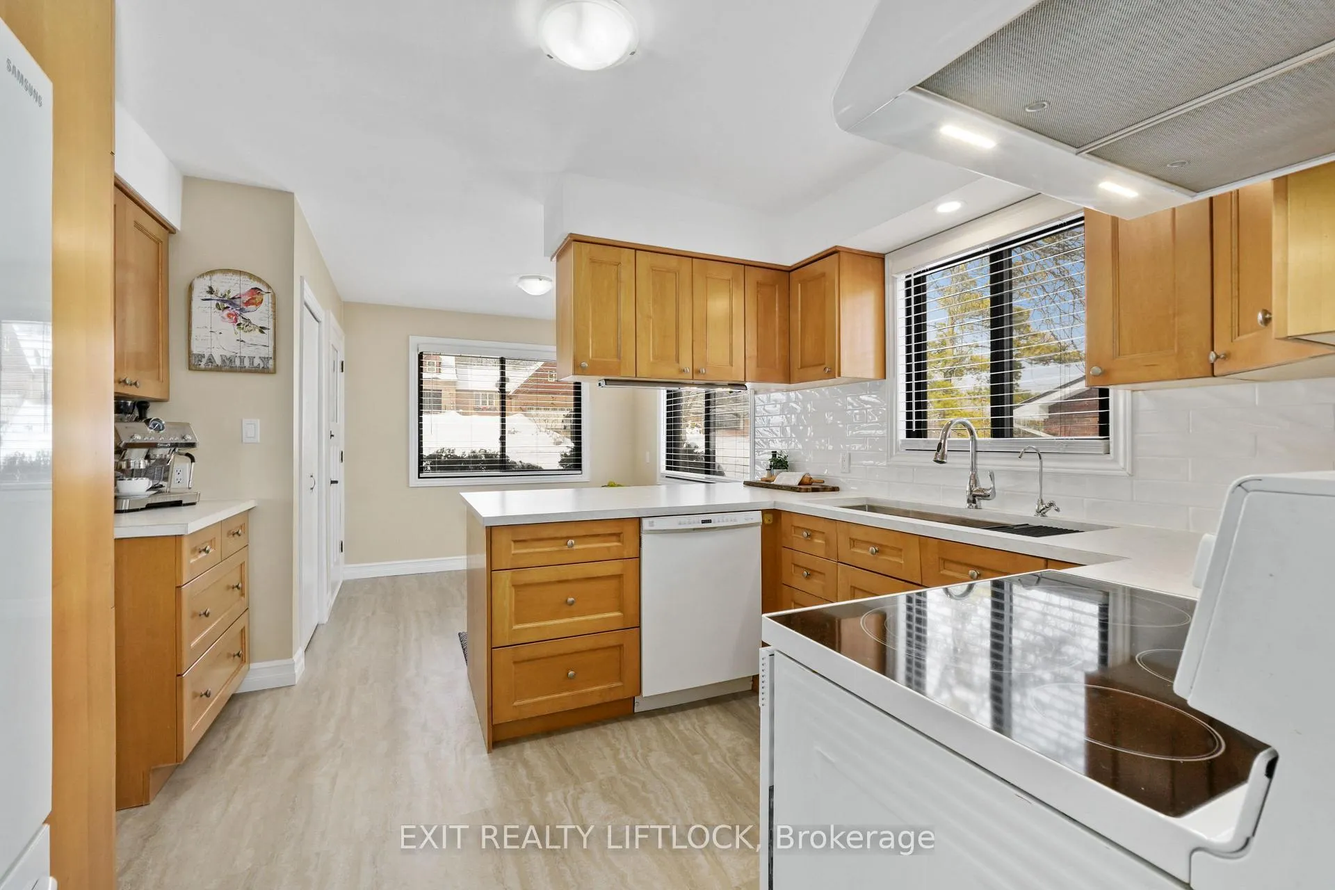 Photo 12 of 529 McCrea Drive, Peterborough, Northcrest Ward 5 — HOMEH