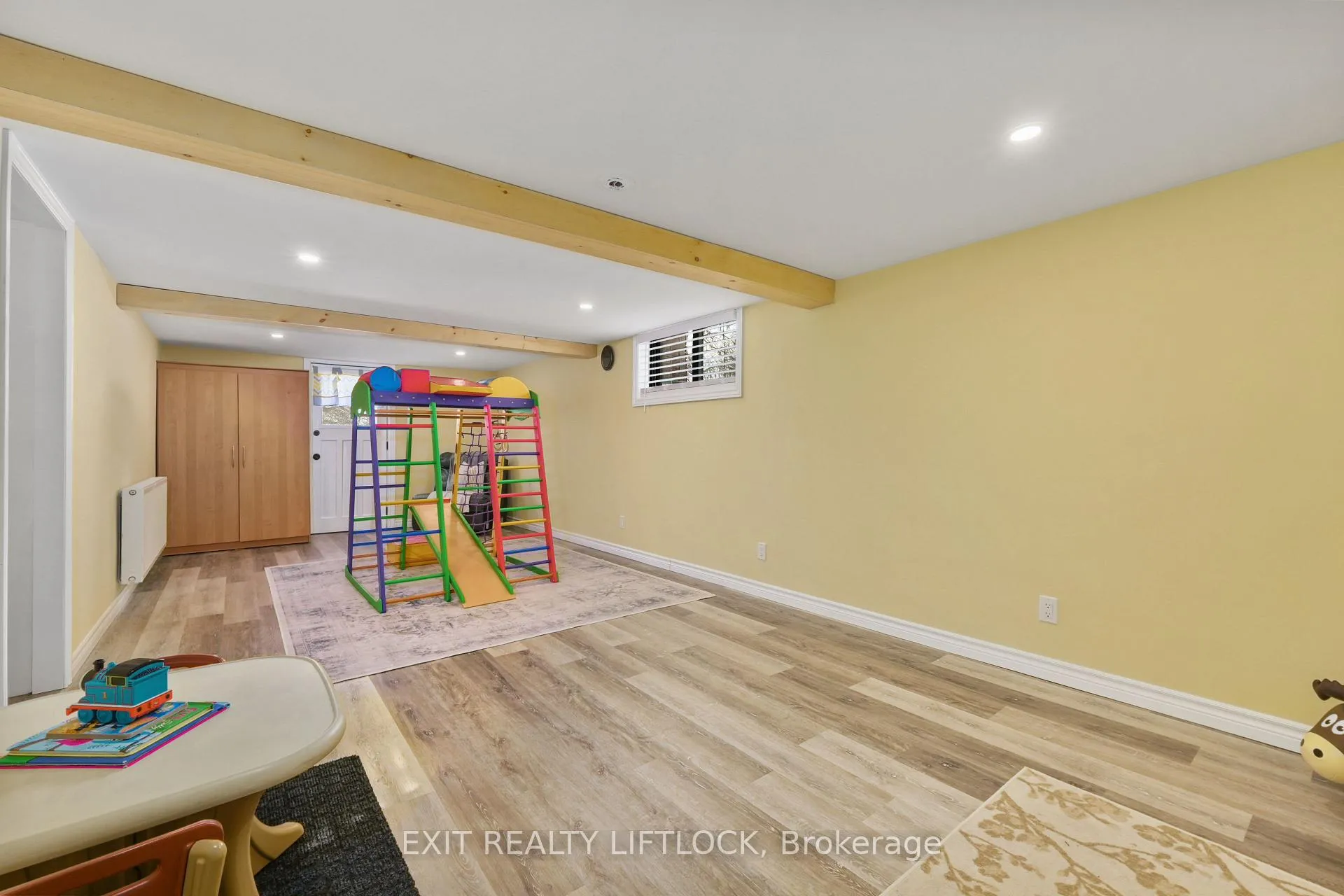 Photo 31 of 529 McCrea Drive, Peterborough, Northcrest Ward 5 — HOMEH