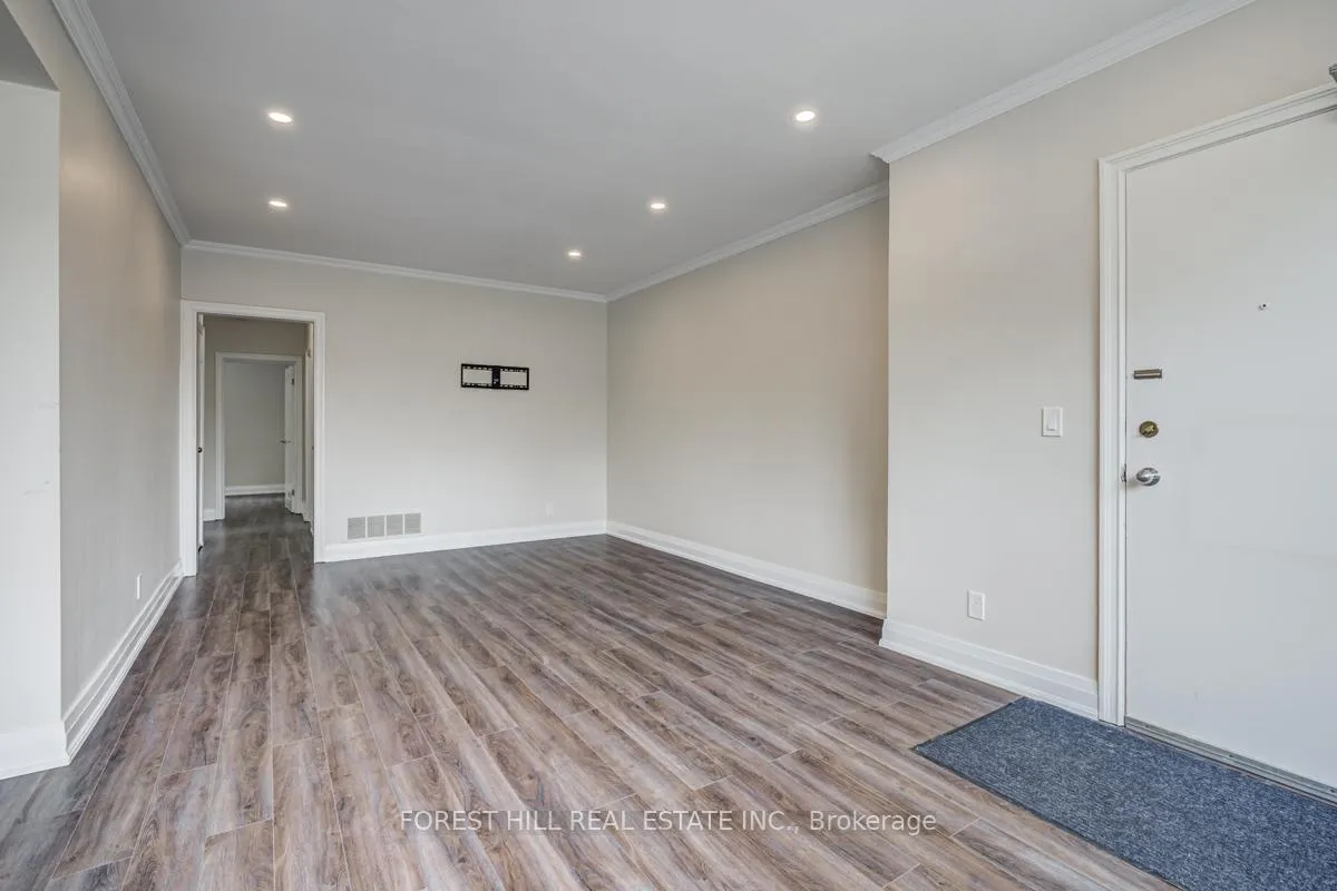Photo 3 of Unit 1, 11 Markdale Avenue, Toronto, Humewood-Cedarvale — HOMEH