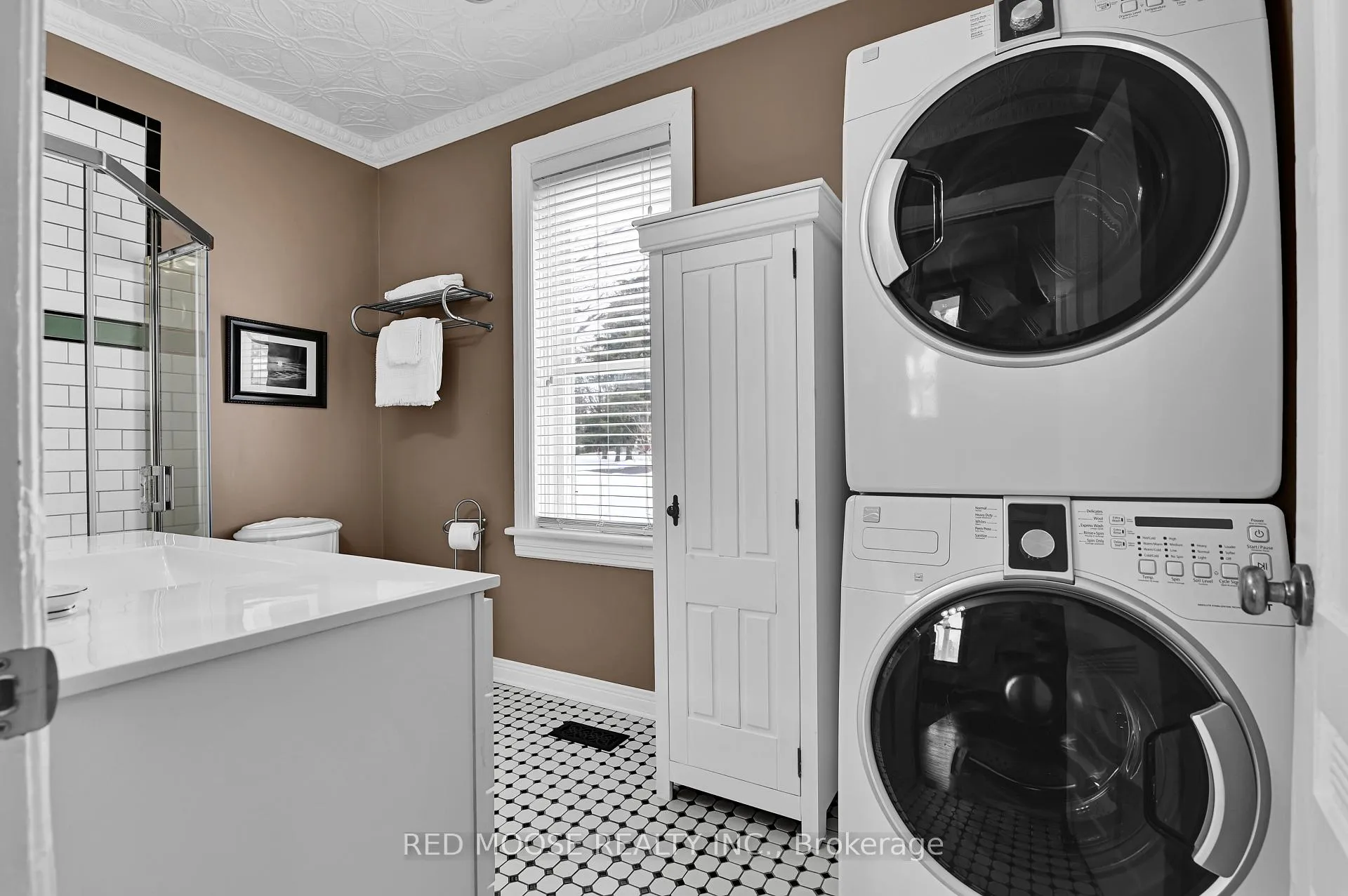 Photo 14 of 489 Fred Street, North Dundas, Winchester — HOMEH