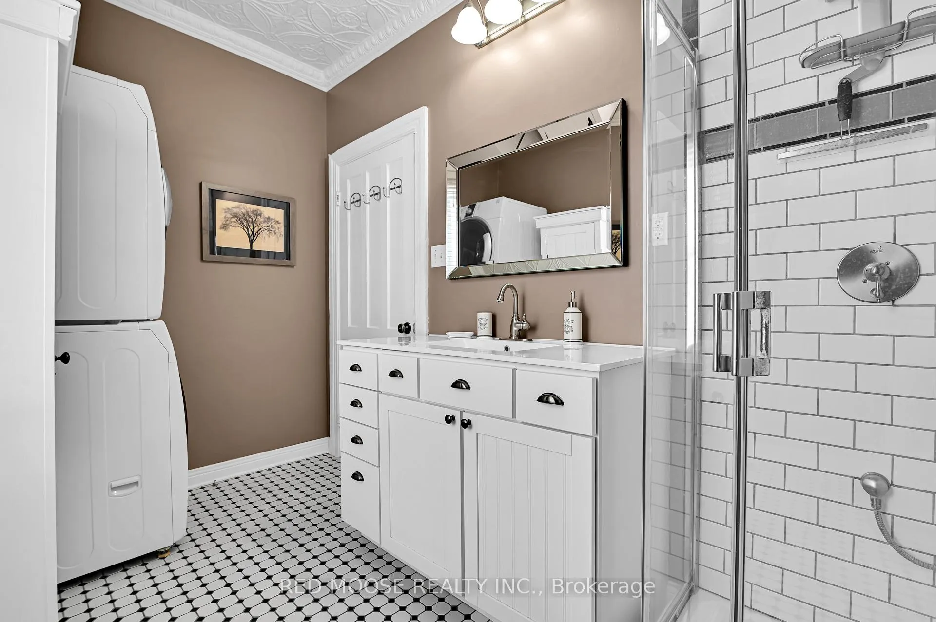 Photo 16 of 489 Fred Street, North Dundas, Winchester — HOMEH