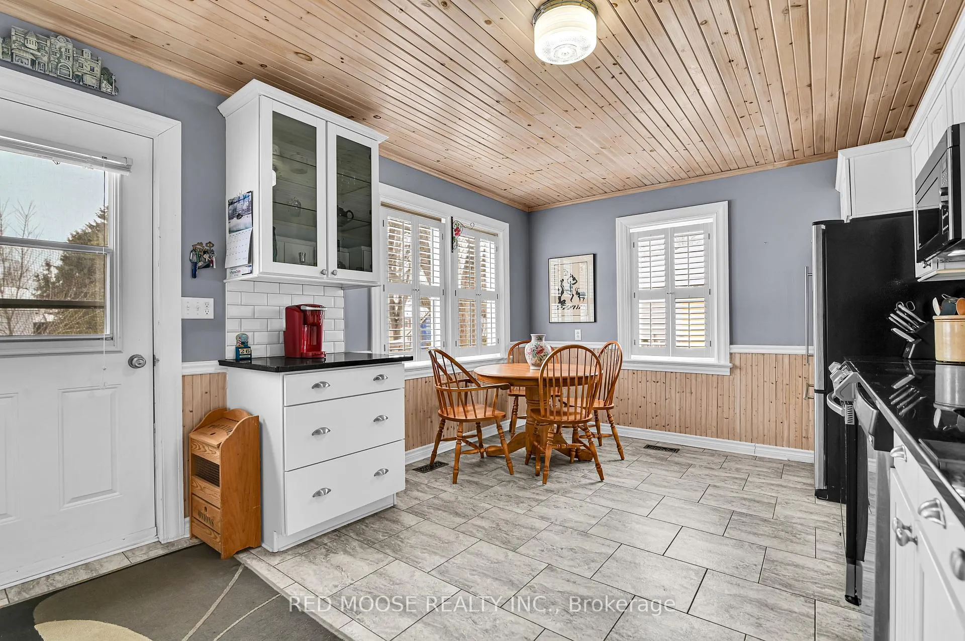 Photo 17 of 489 Fred Street, North Dundas, Winchester — HOMEH
