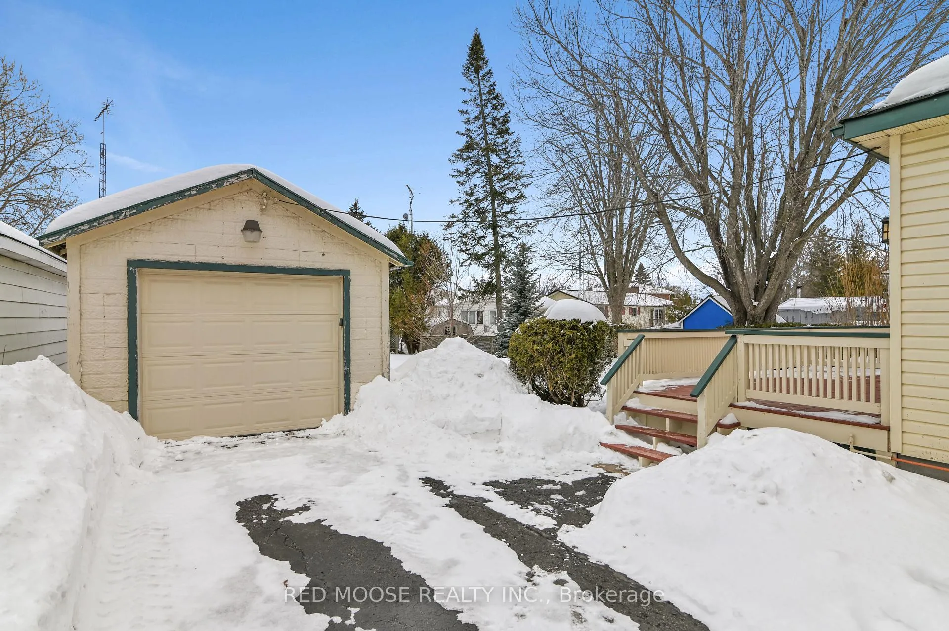 Photo 20 of 489 Fred Street, North Dundas, Winchester — HOMEH