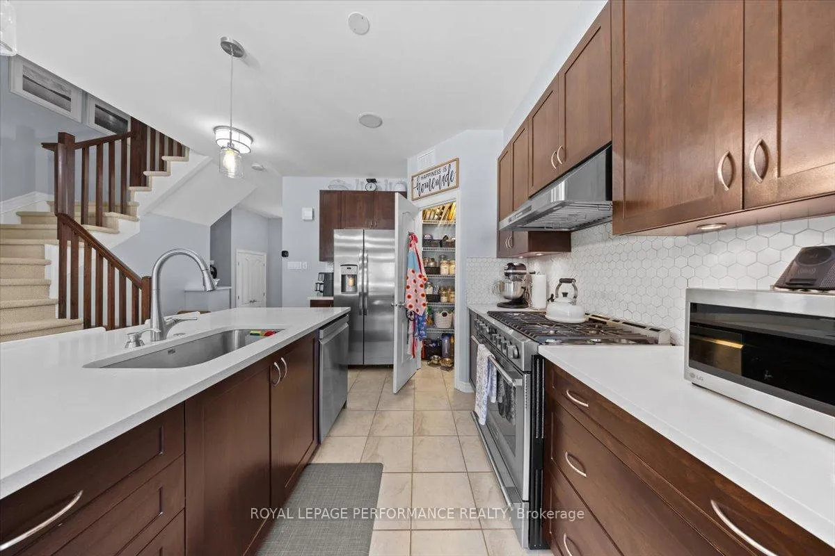 Photo 8 of 416 Rochefort Circle, Ottawa, Avalon West — HOMEH