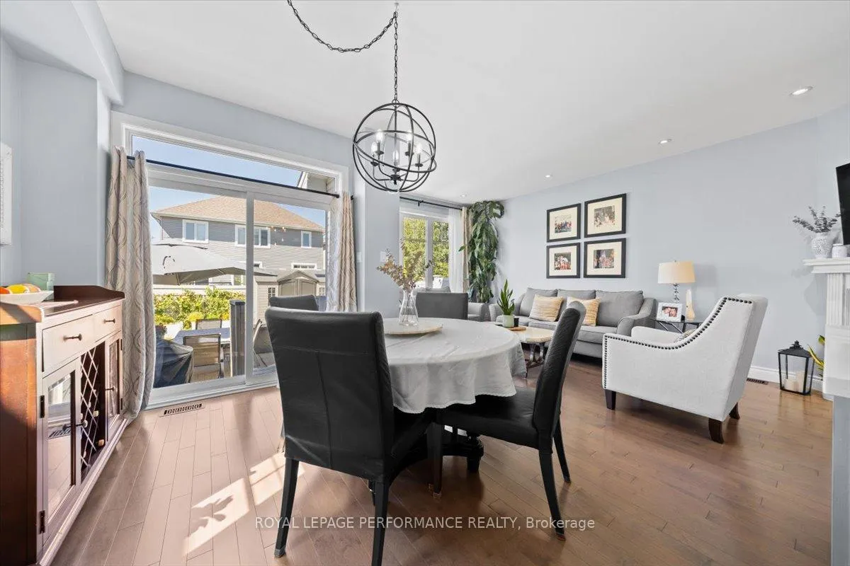 Photo 10 of 416 Rochefort Circle, Ottawa, Avalon West — HOMEH