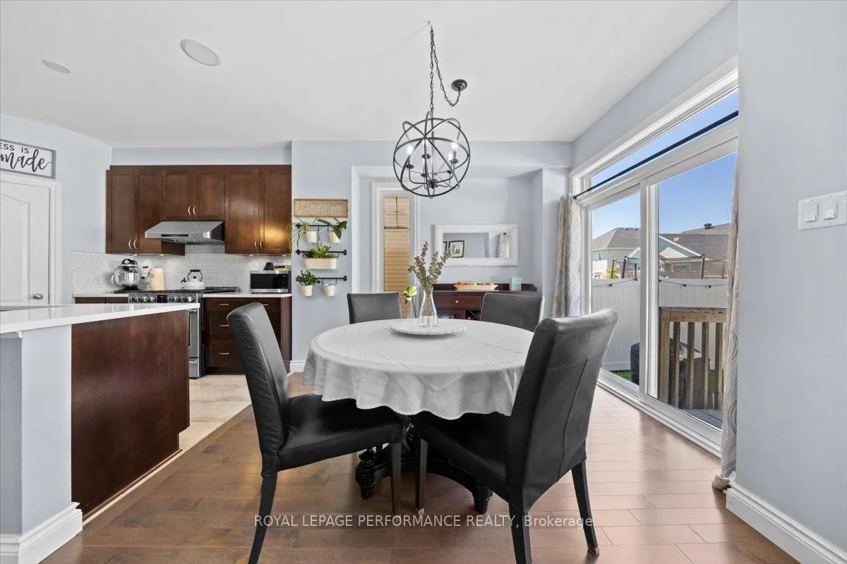Photo 11 of 416 Rochefort Circle, Ottawa, Avalon West — HOMEH