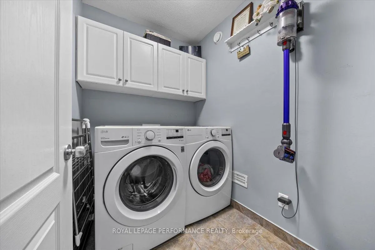 Photo 28 of 416 Rochefort Circle, Ottawa, Avalon West — HOMEH