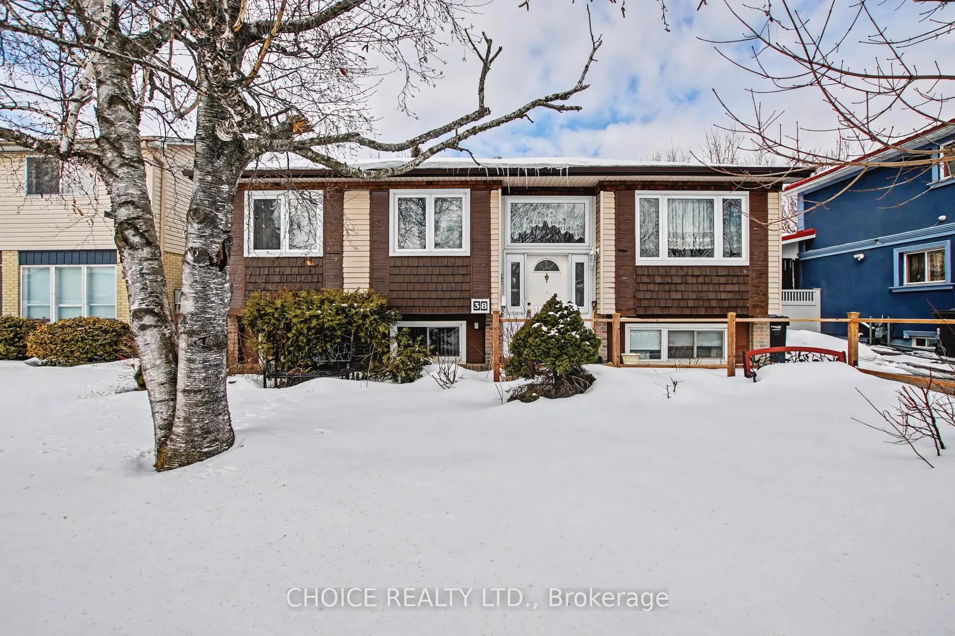 Photo 1 of 38 Herkley Drive, Brampton, Madoc — HOMEH