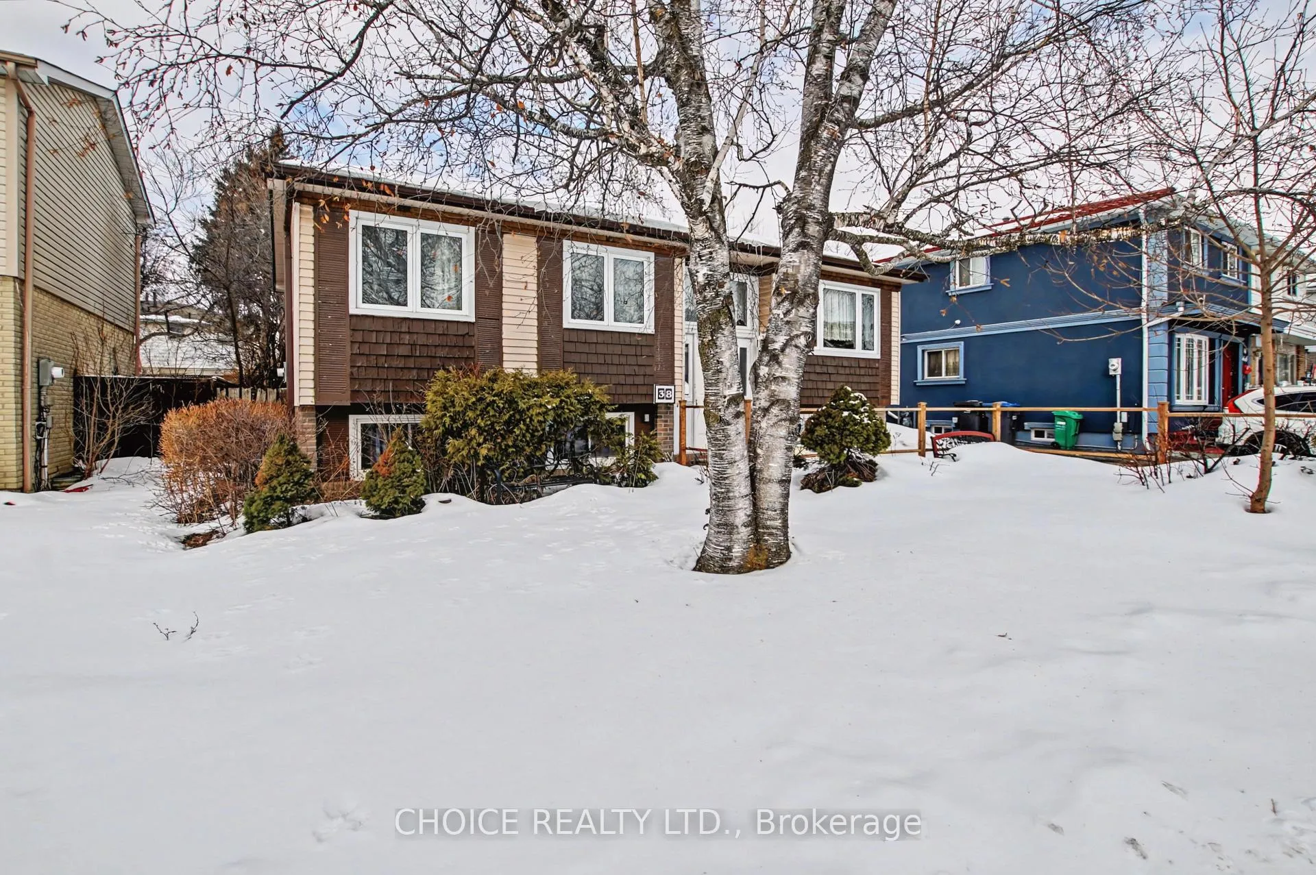 Photo 2 of 38 Herkley Drive, Brampton, Madoc — HOMEH