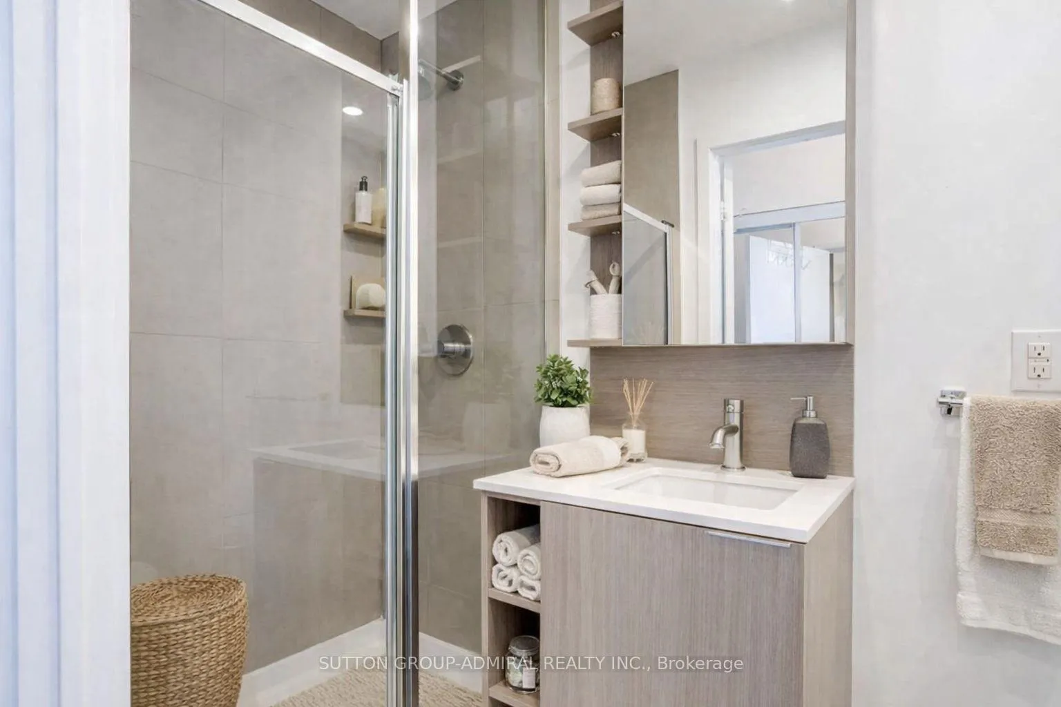 Photo 3 of Unit 1311, 170 Sumach Street, Toronto, Regent Park — HOMEH