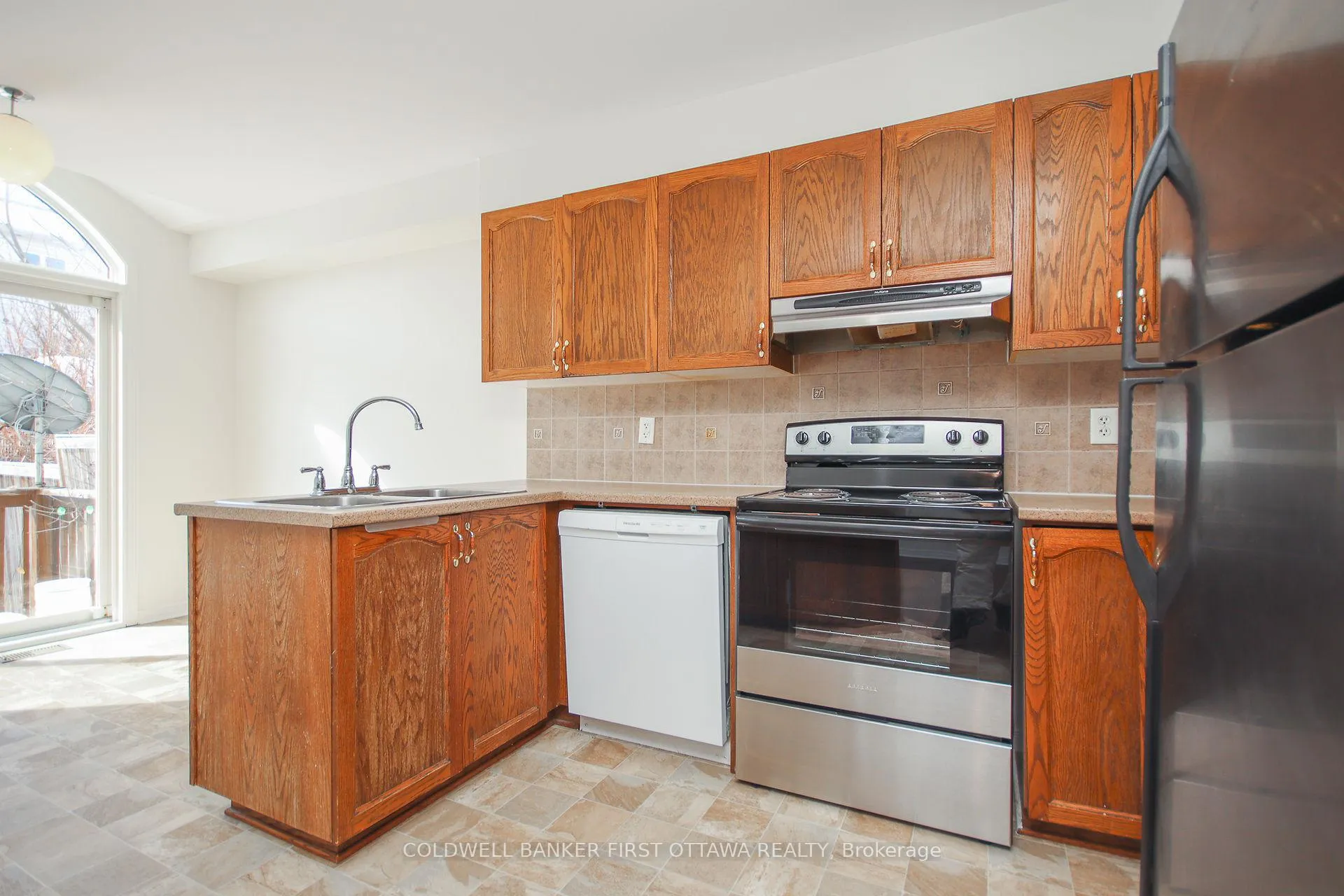 Photo 8 of 328 Statewood Drive, Ottawa, Kanata - Morgan's Grant/South March — HOMEH