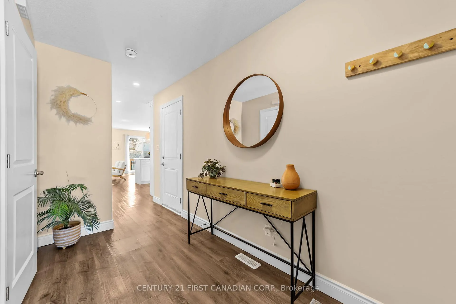 Photo 6 of 4 Finch Street, North Middlesex, Ailsa Craig — HOMEH