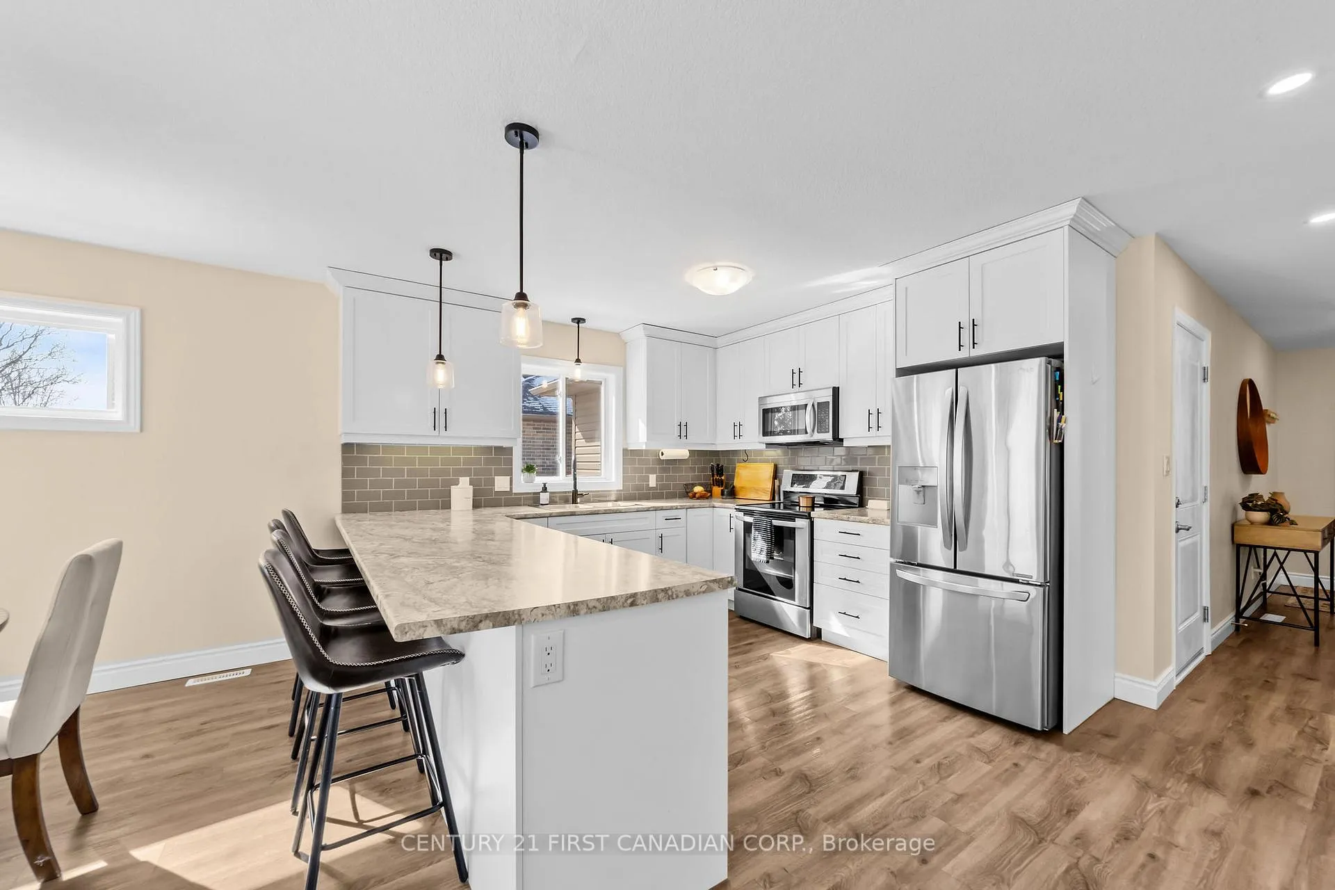Photo 9 of 4 Finch Street, North Middlesex, Ailsa Craig — HOMEH