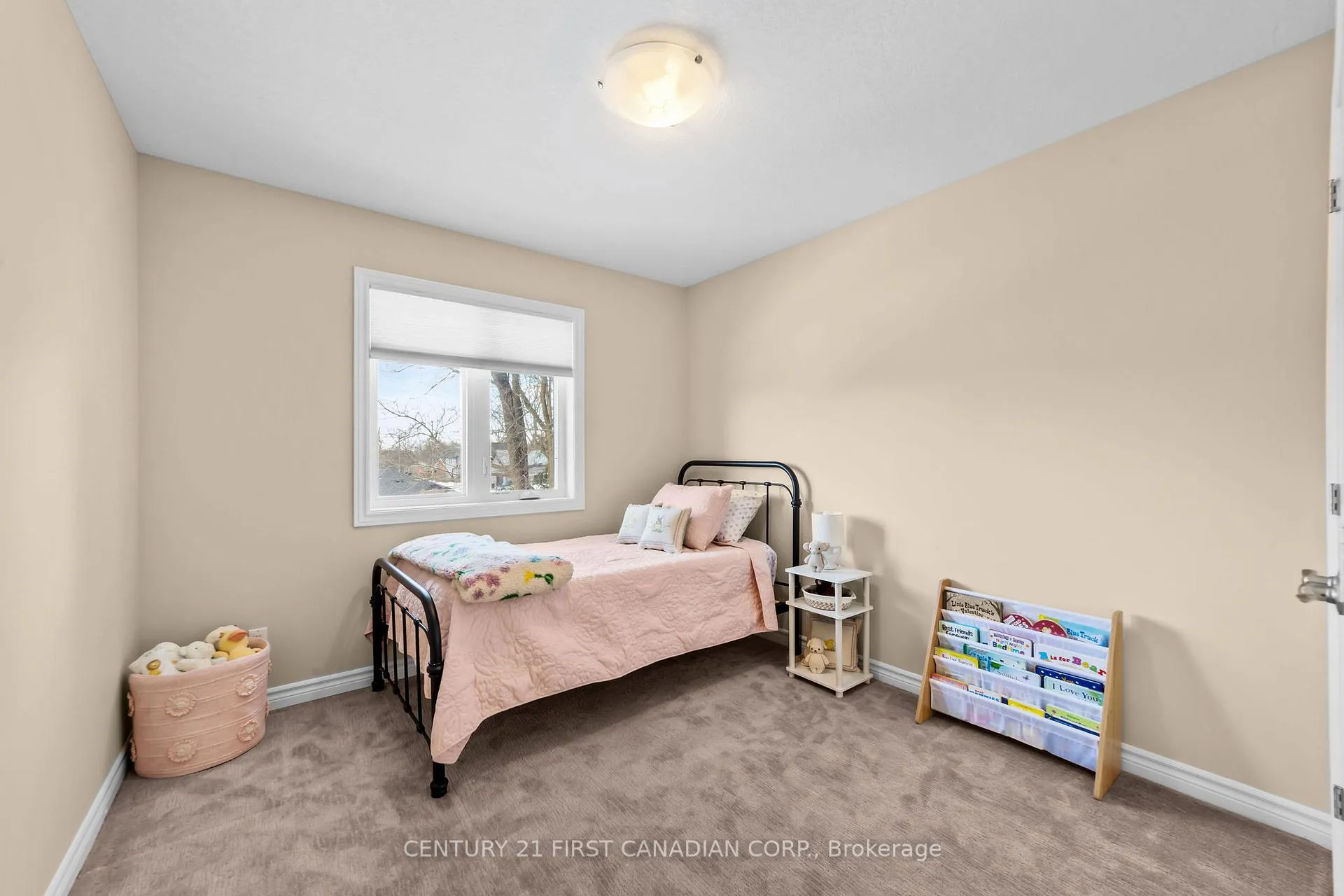 Photo 17 of 4 Finch Street, North Middlesex, Ailsa Craig — HOMEH
