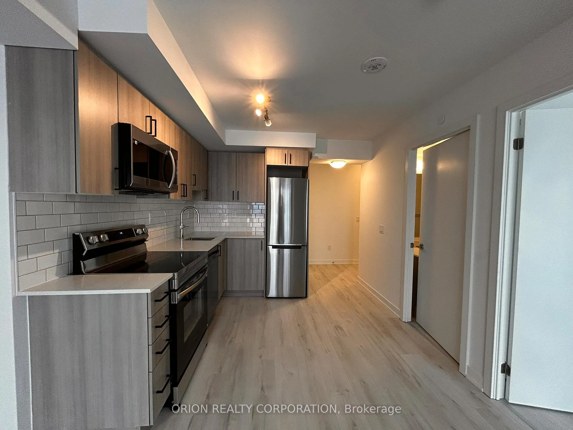 Photo 2 of Unit 1212, 1010 Sandy Beach Road, Pickering, Bay Ridges — HOMEH