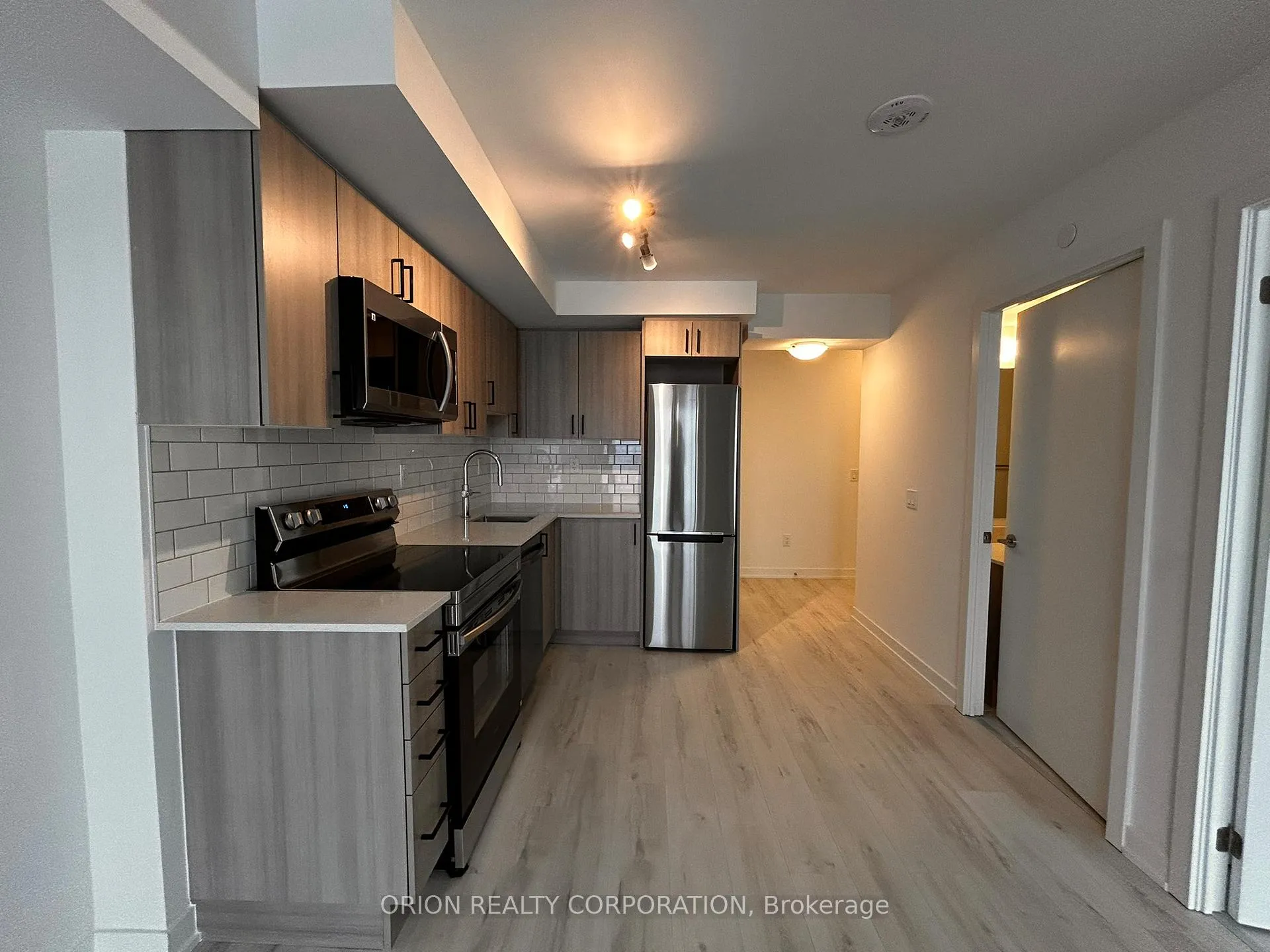 Photo 4 of Unit 1212, 1010 Sandy Beach Road, Pickering, Bay Ridges — HOMEH