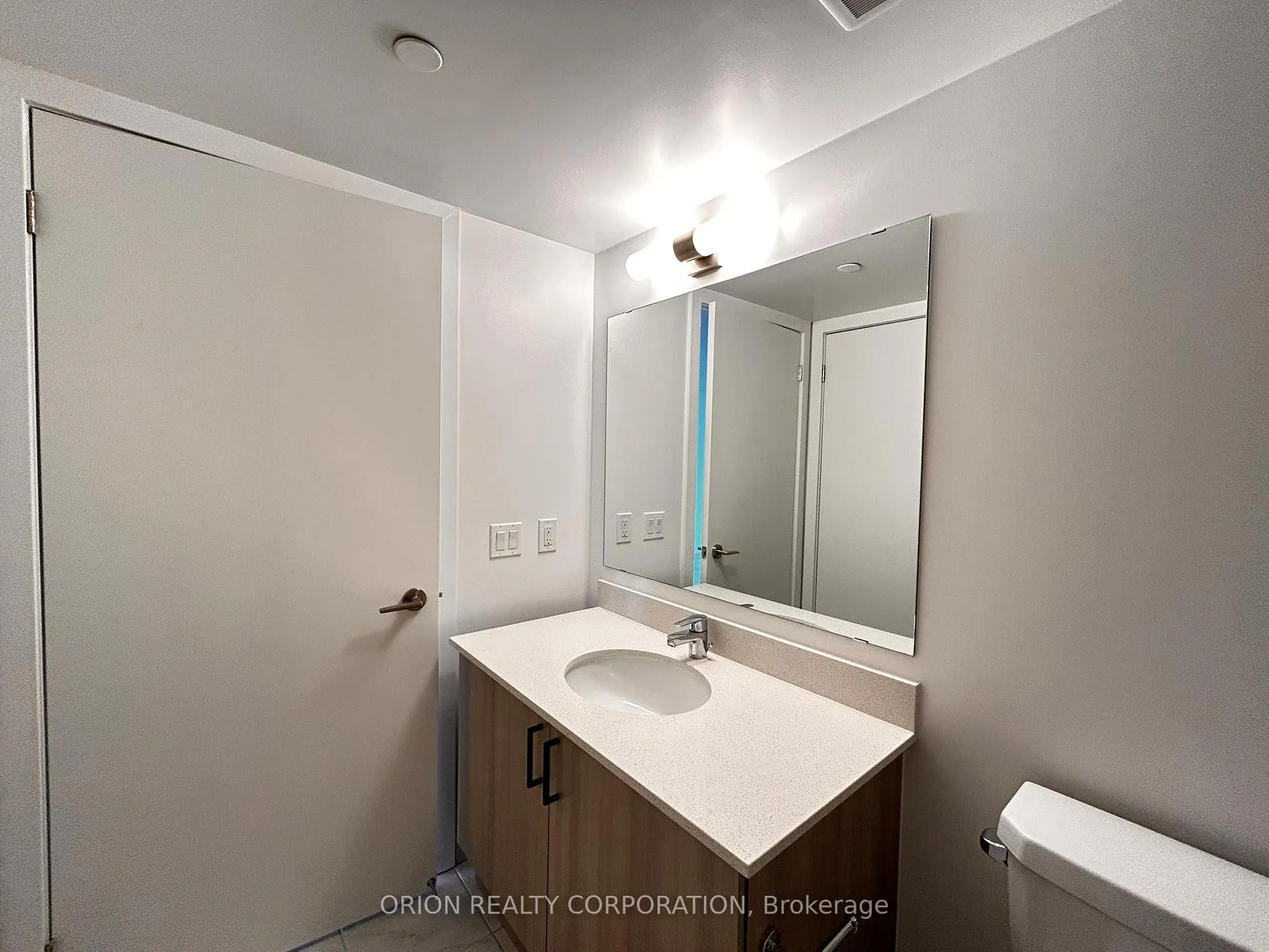 Photo 11 of Unit 1212, 1010 Sandy Beach Road, Pickering, Bay Ridges — HOMEH