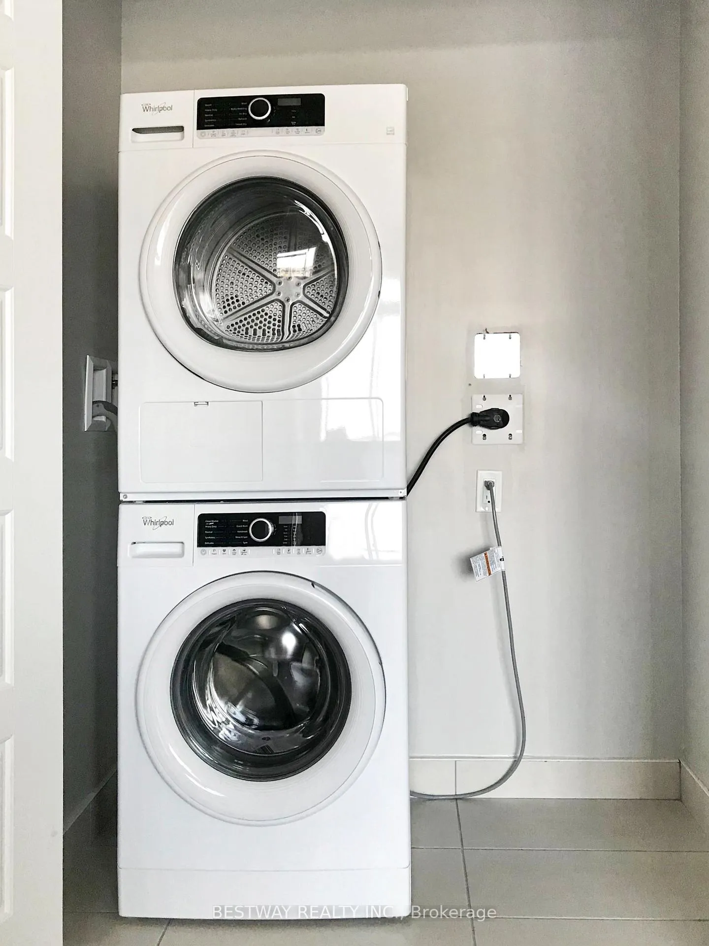 Photo 6 of Unit 1711, 15 Water Walk Drive, Markham, Unionville — HOMEH