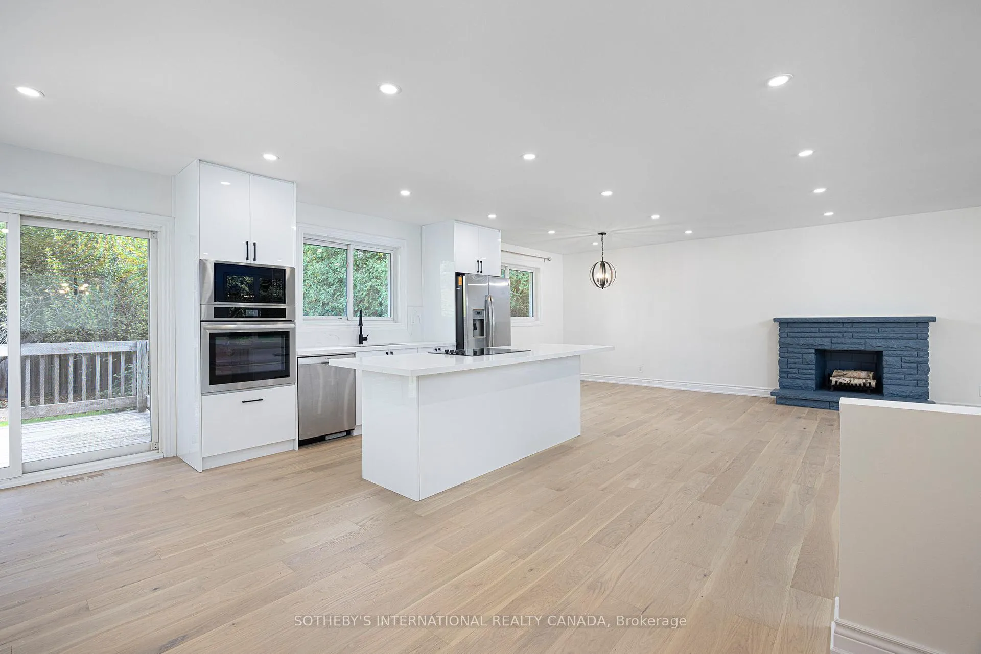 Photo 1 of 239 Walden Drive, Burlington, Roseland — HOMEH