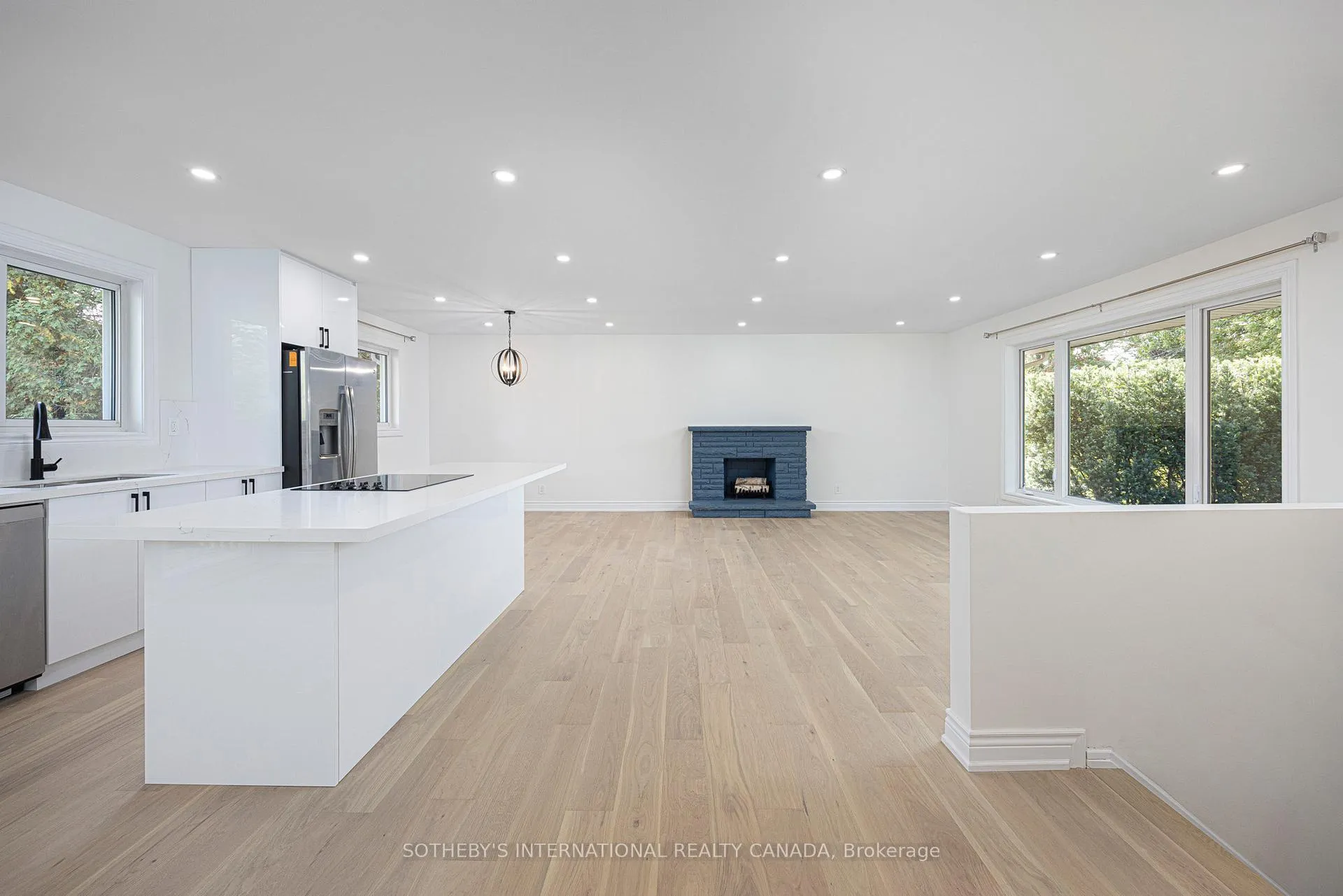 Photo 2 of 239 Walden Drive, Burlington, Roseland — HOMEH