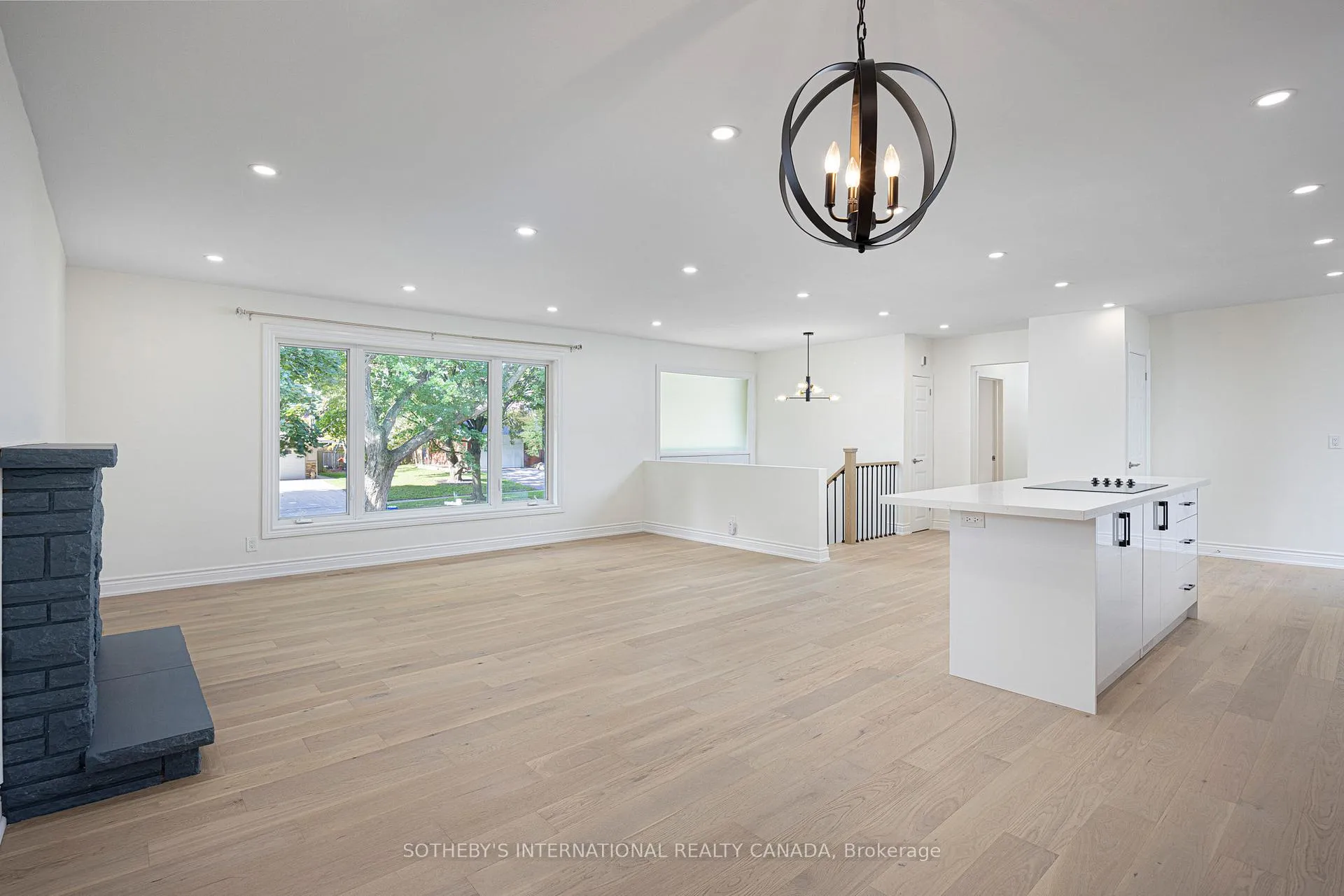 Photo 4 of 239 Walden Drive, Burlington, Roseland — HOMEH